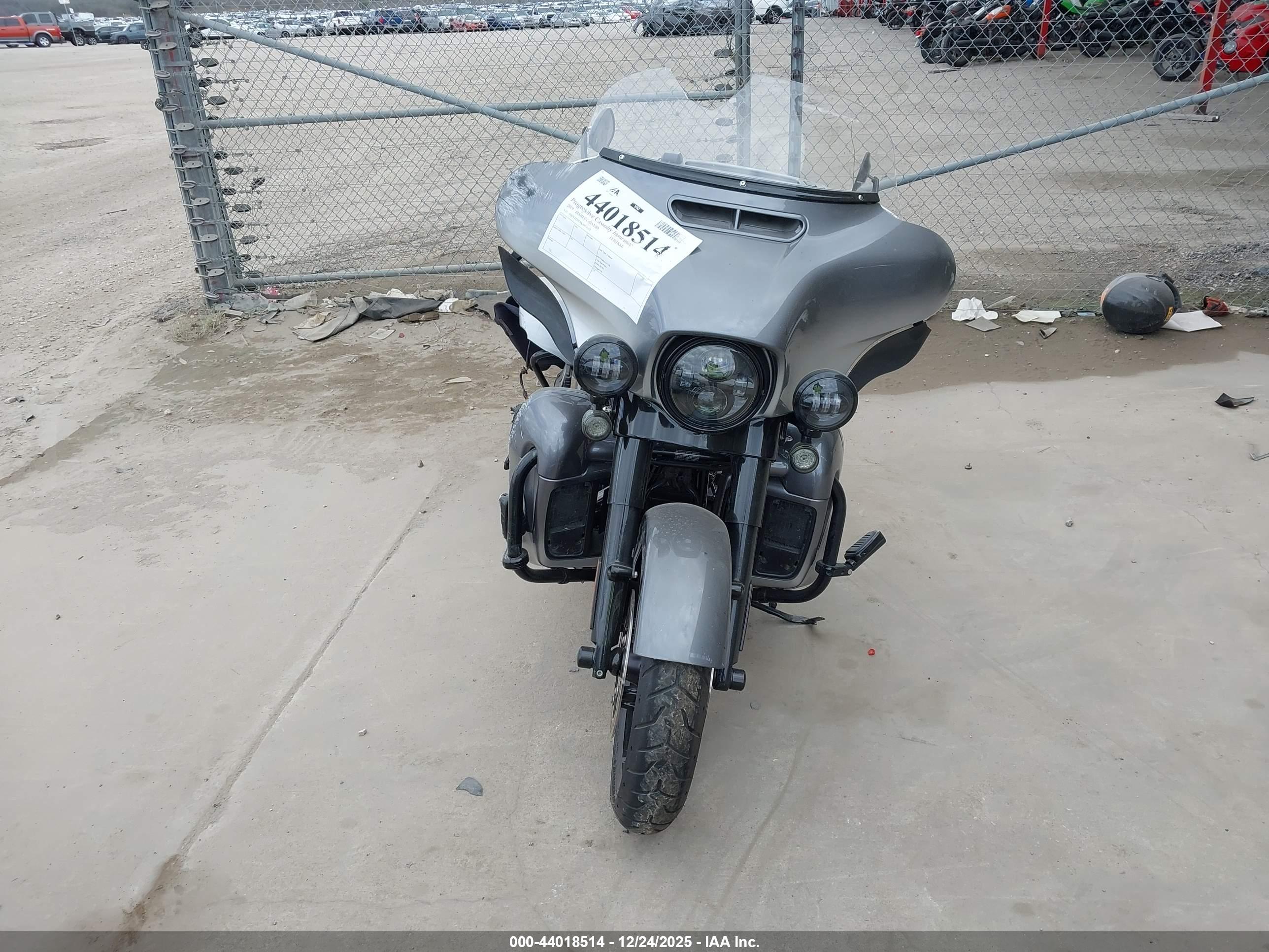 HARLEY-DAVIDSON FLHTKSE image 5