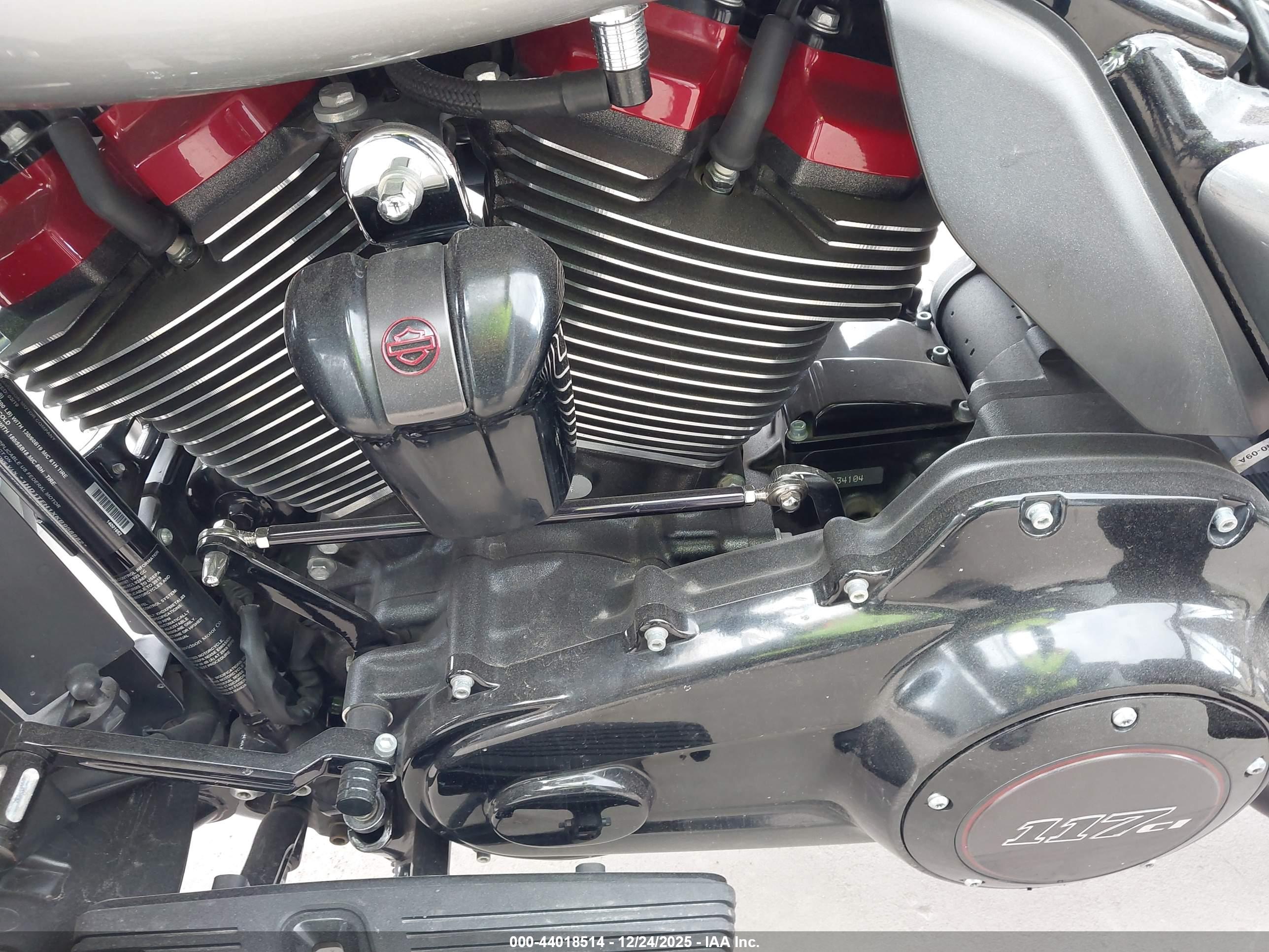 HARLEY-DAVIDSON FLHTKSE image 9