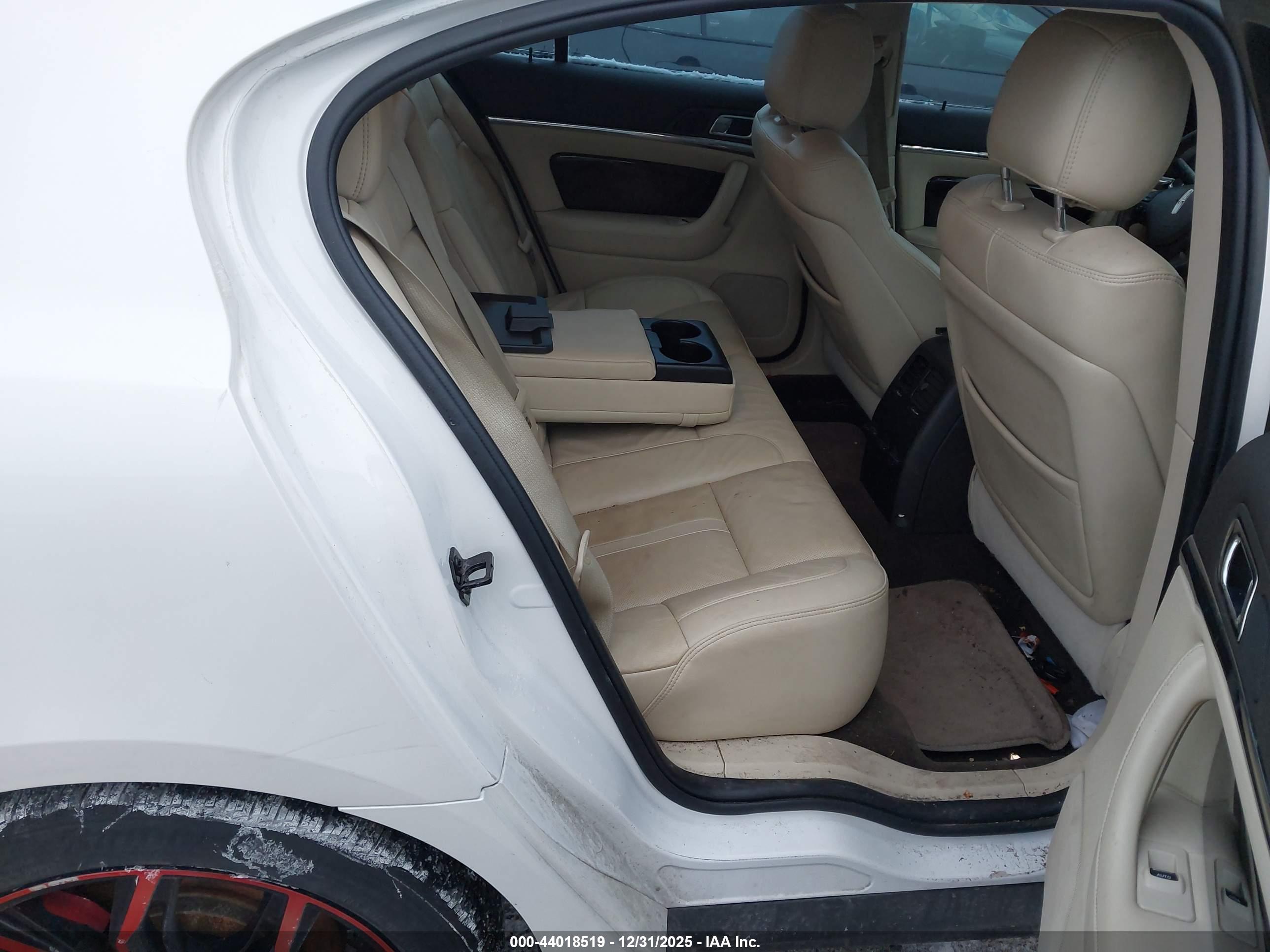 LINCOLN MKS image 8