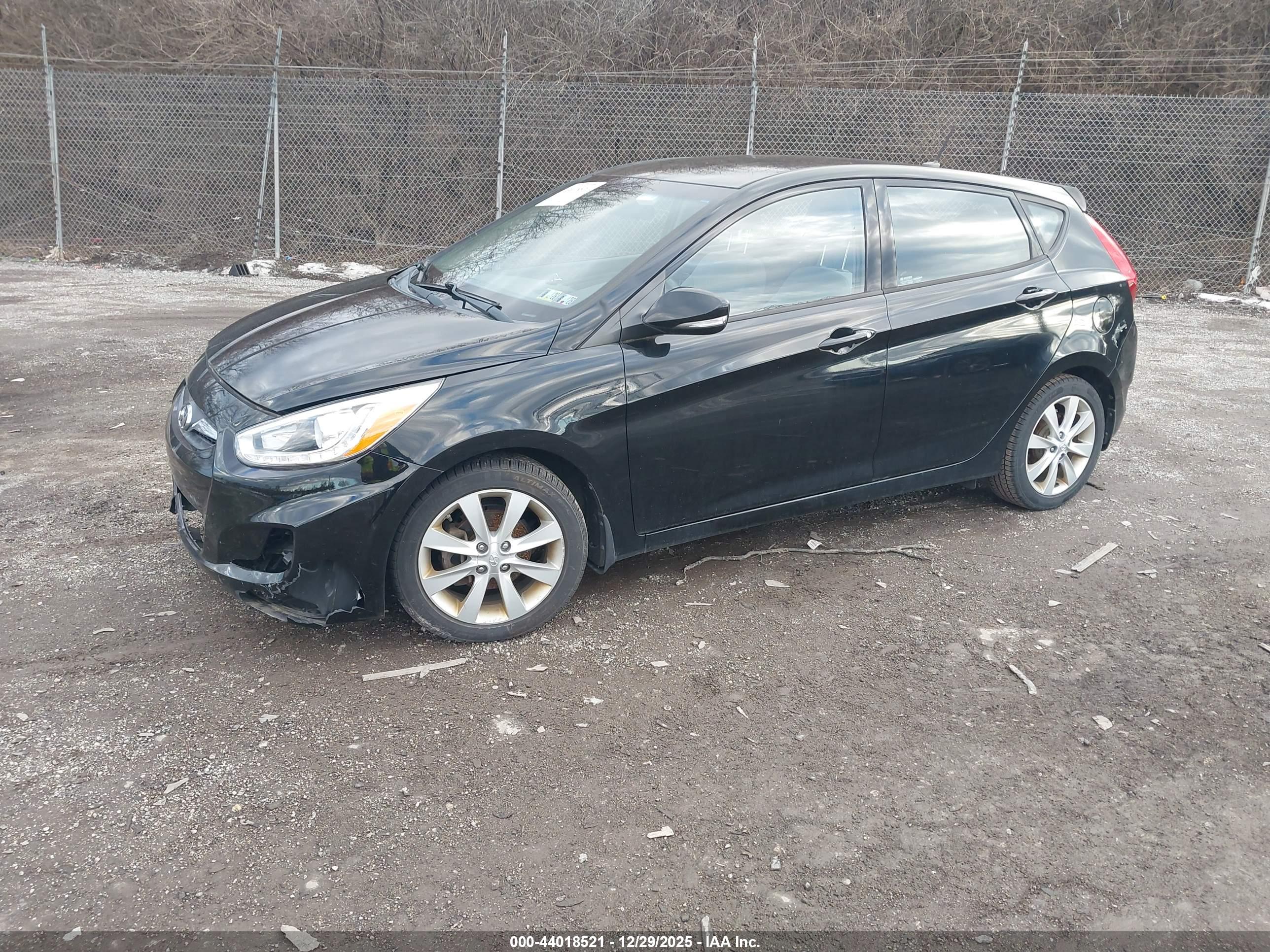 HYUNDAI ACCENT image 2