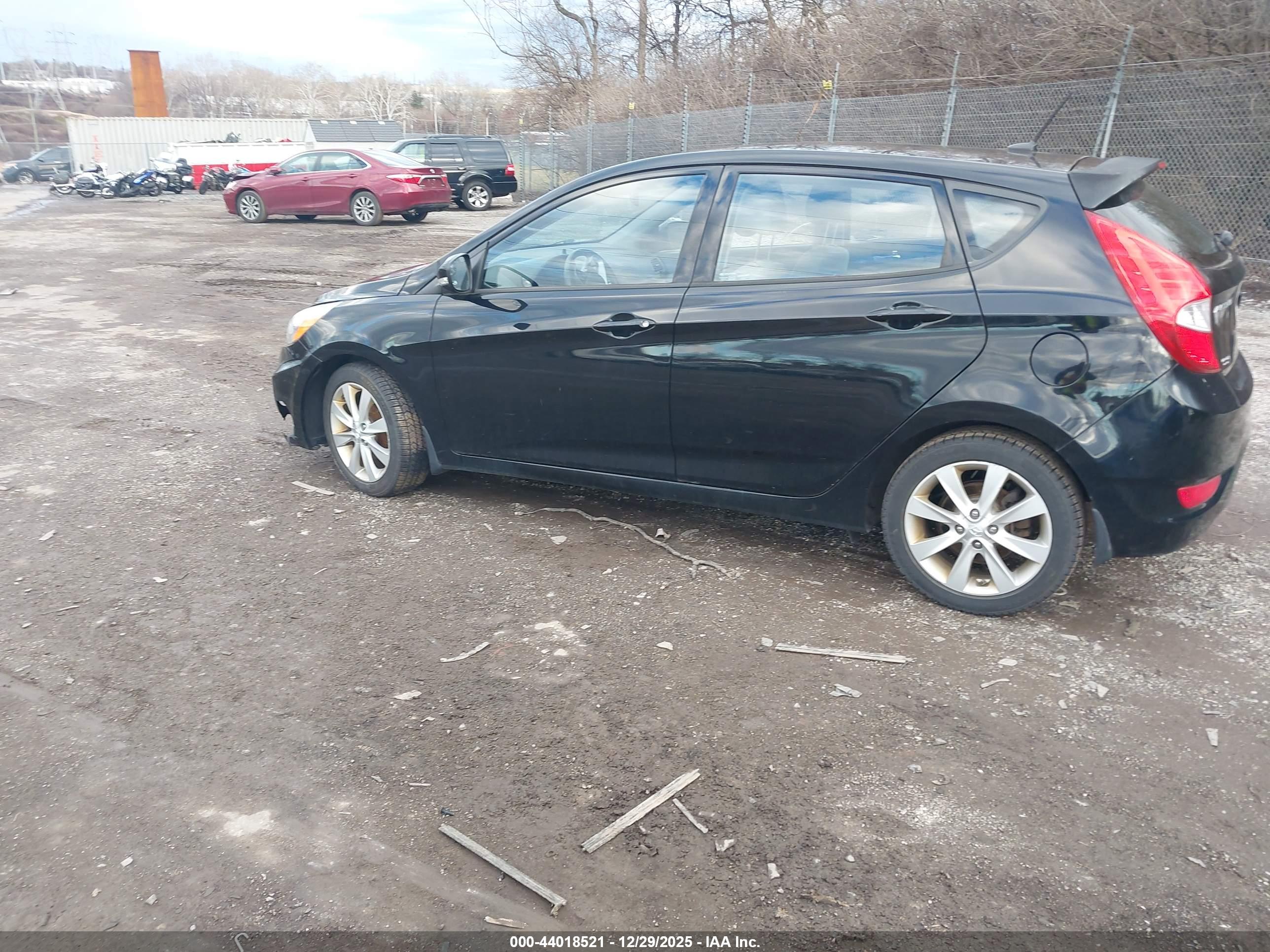 HYUNDAI ACCENT image 3