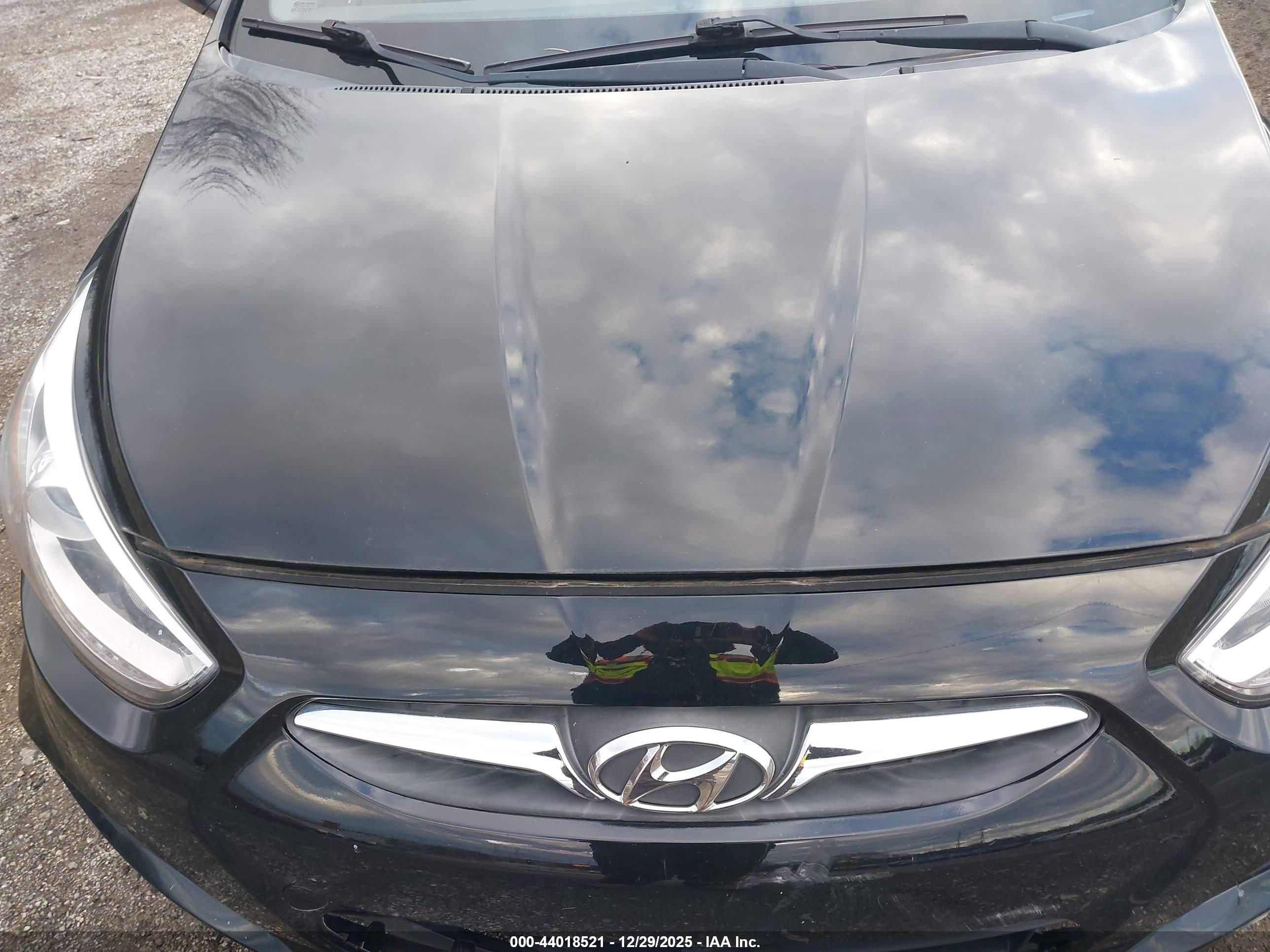 HYUNDAI ACCENT image 6