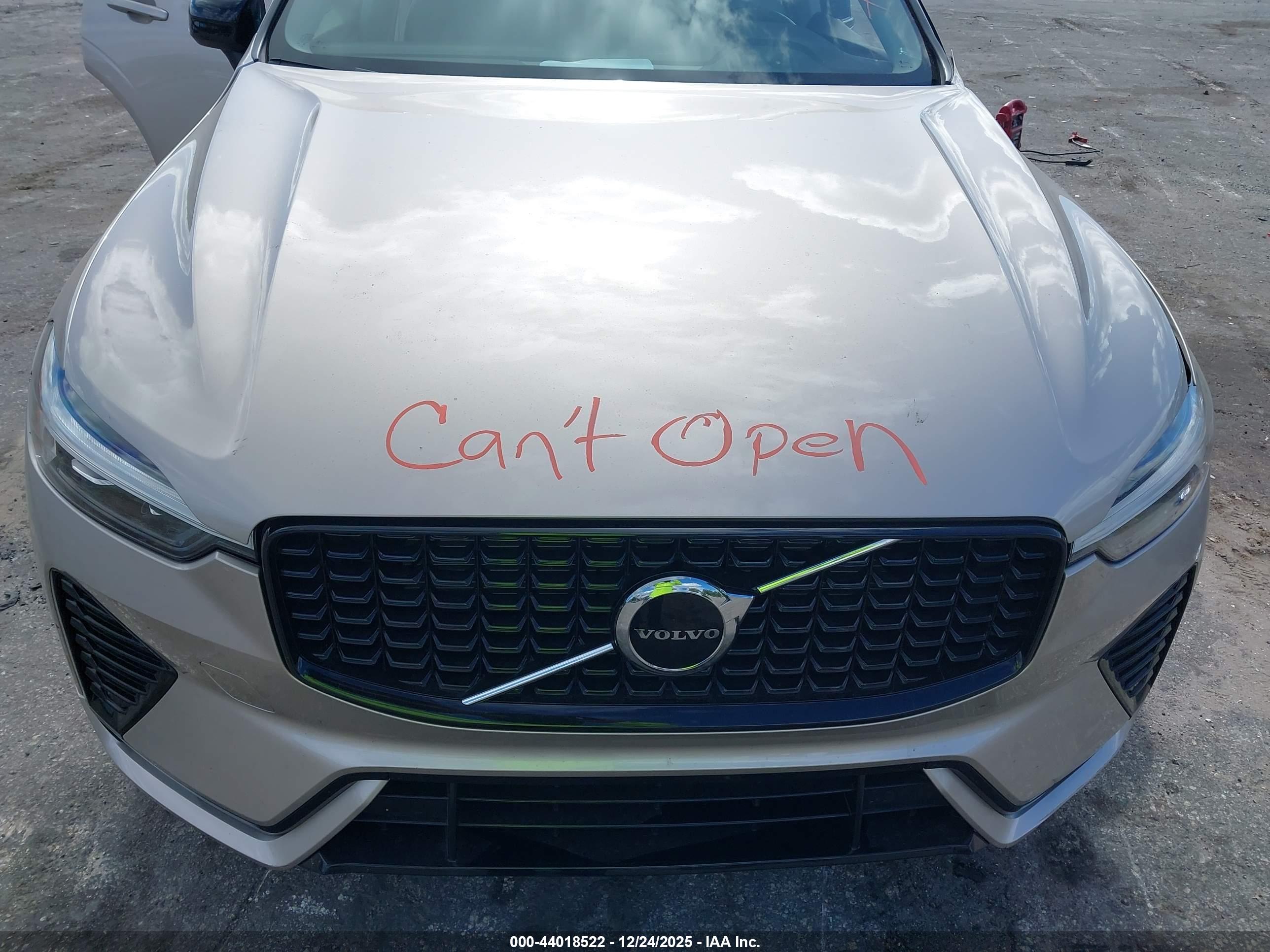 VOLVO XC60 image 10