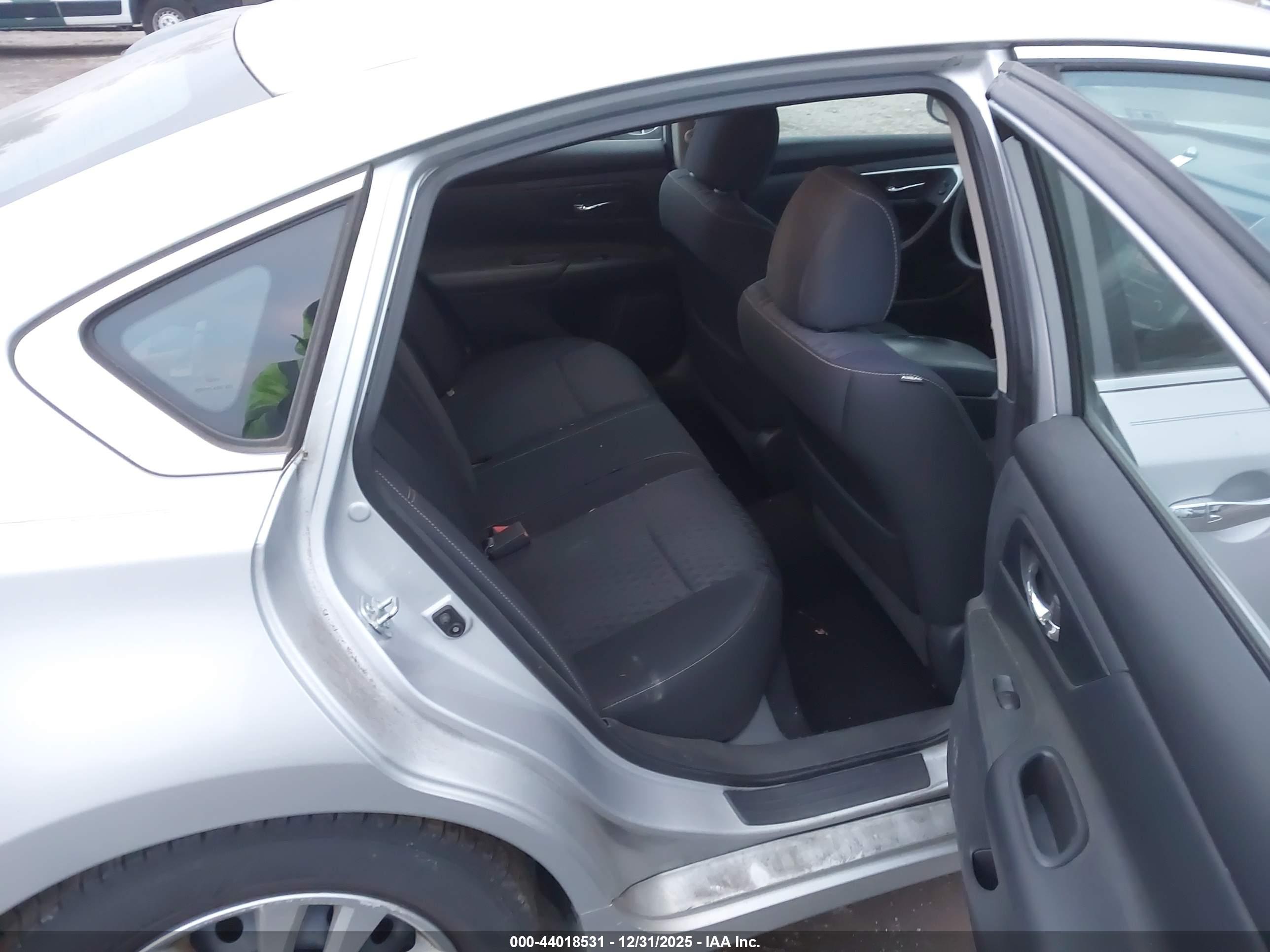 NISSAN ALTIMA image 8