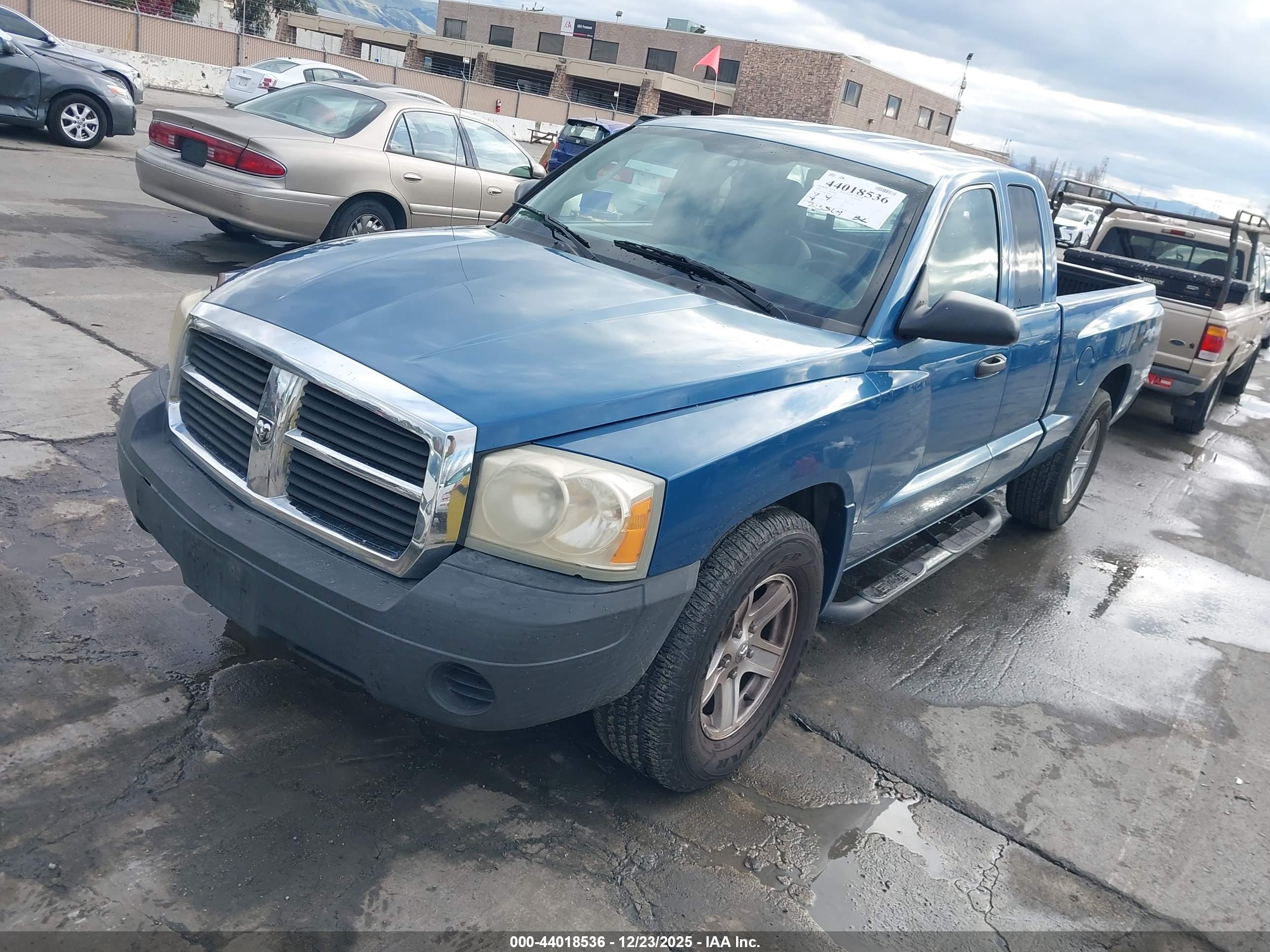 DODGE DAKOTA image 2
