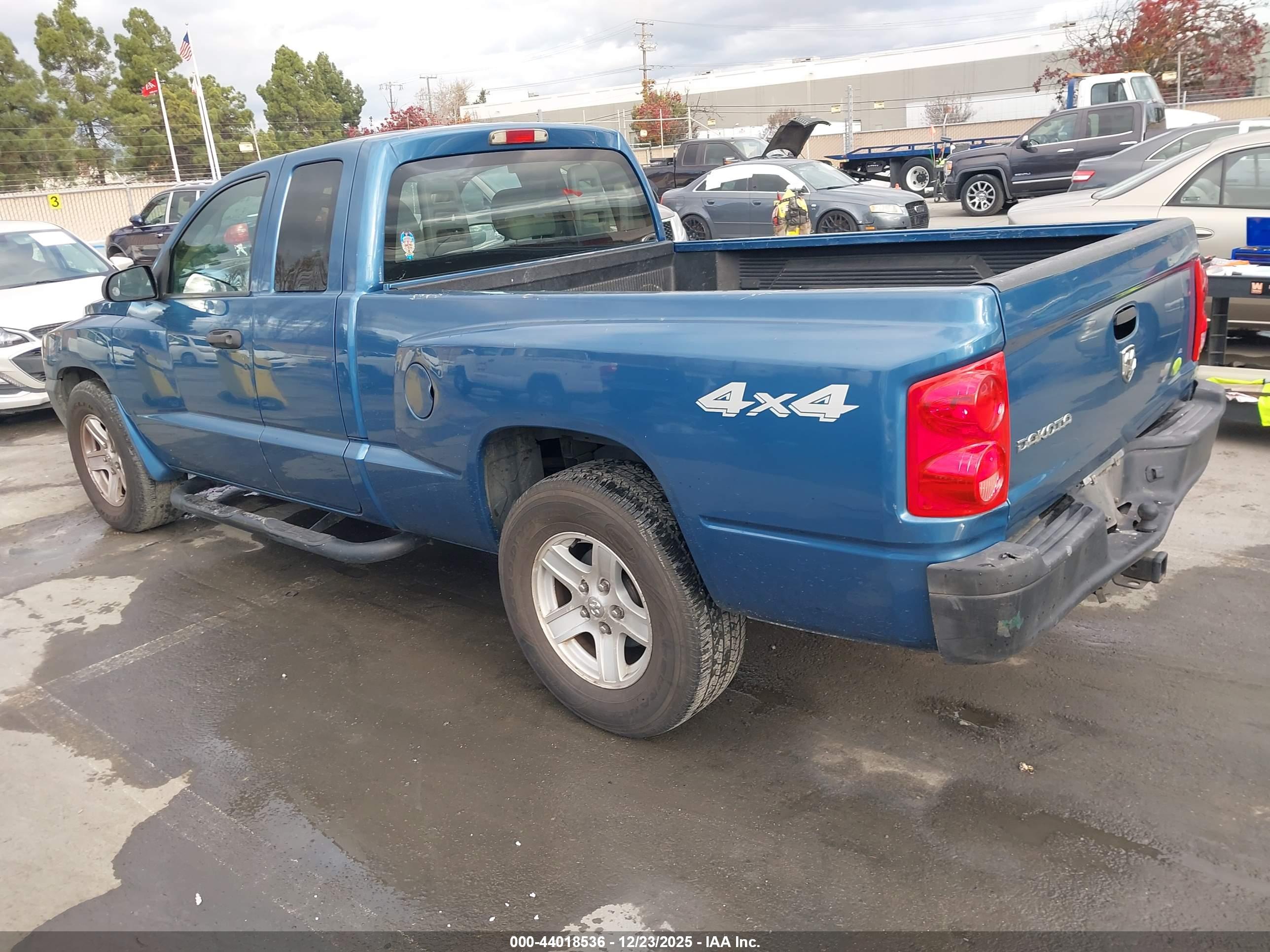 DODGE DAKOTA image 3