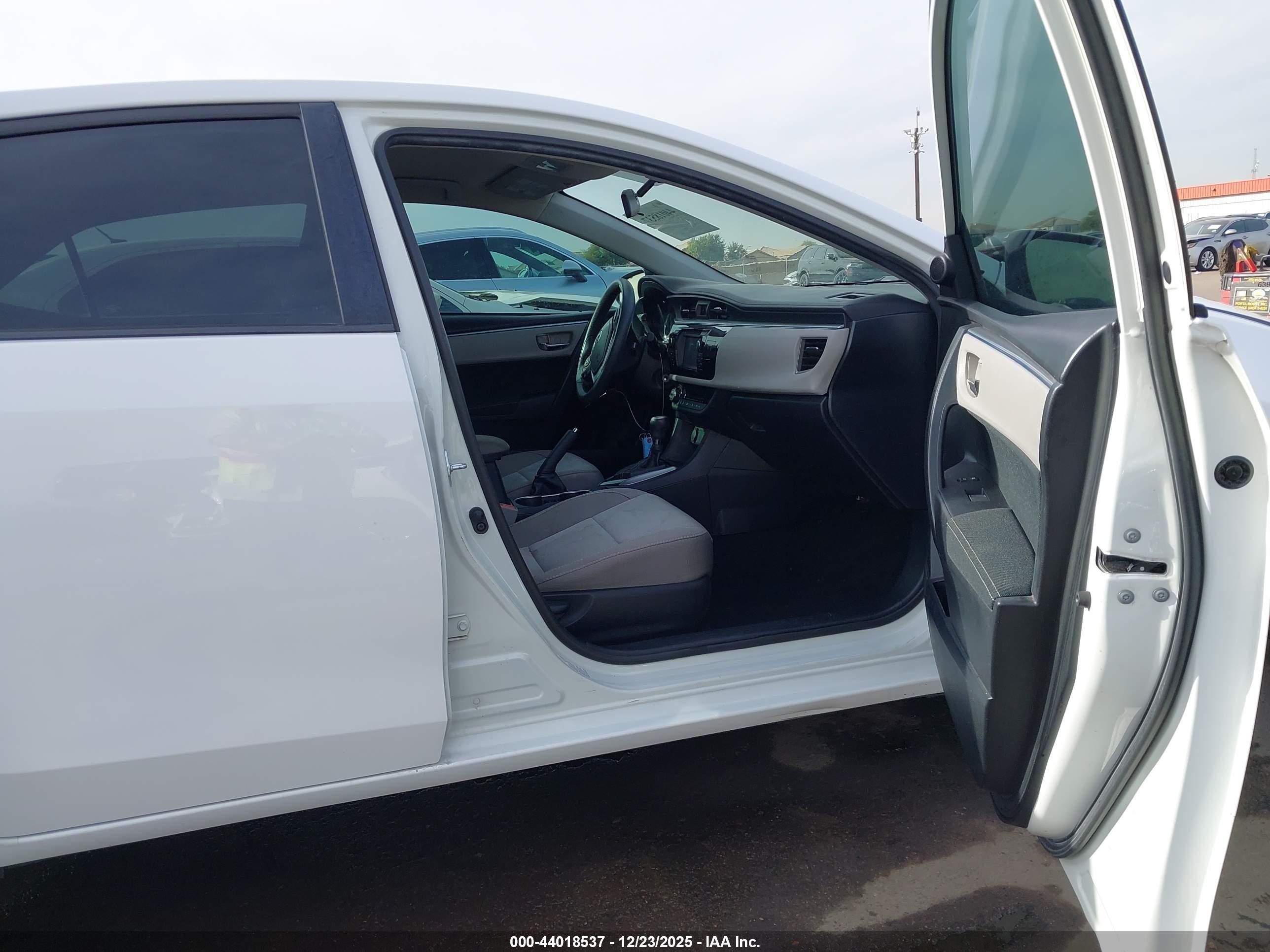 TOYOTA COROLLA image 5