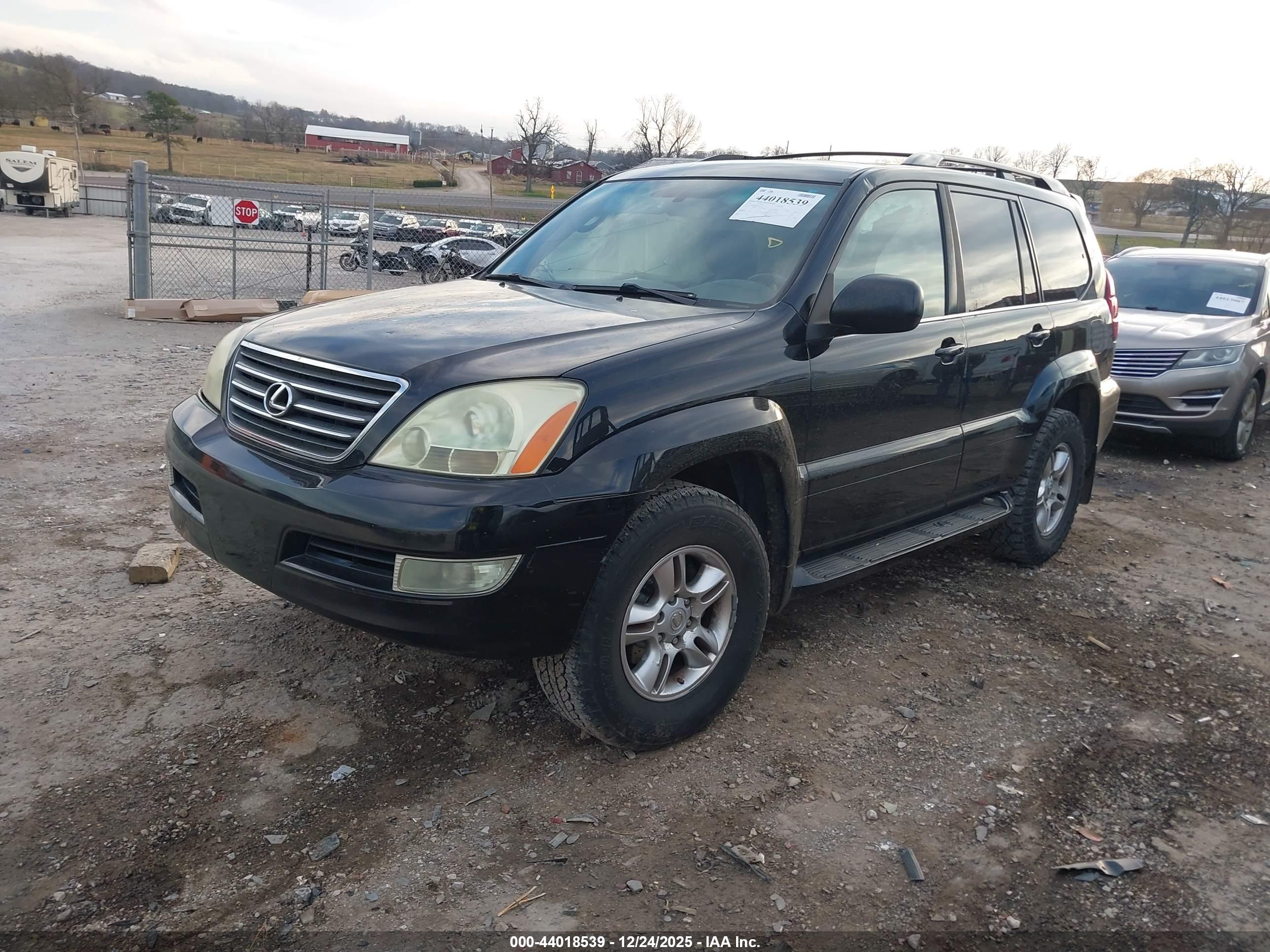 LEXUS GX image 2