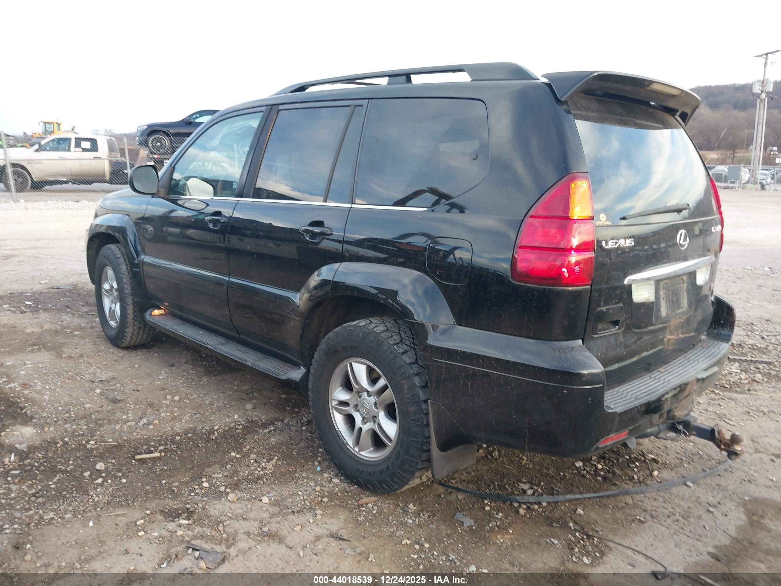 LEXUS GX image 3