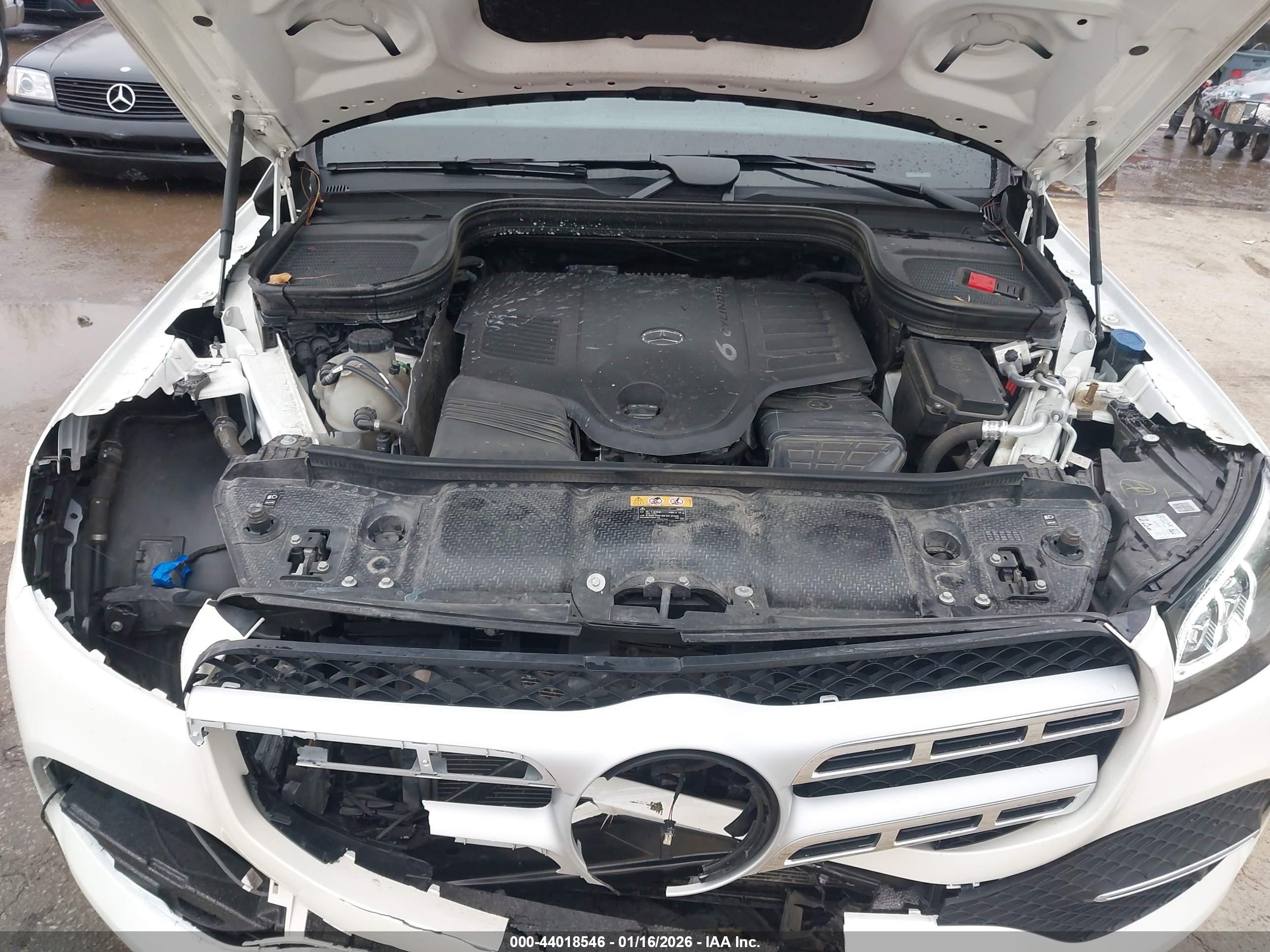 MERCEDES-BENZ GLS image 10