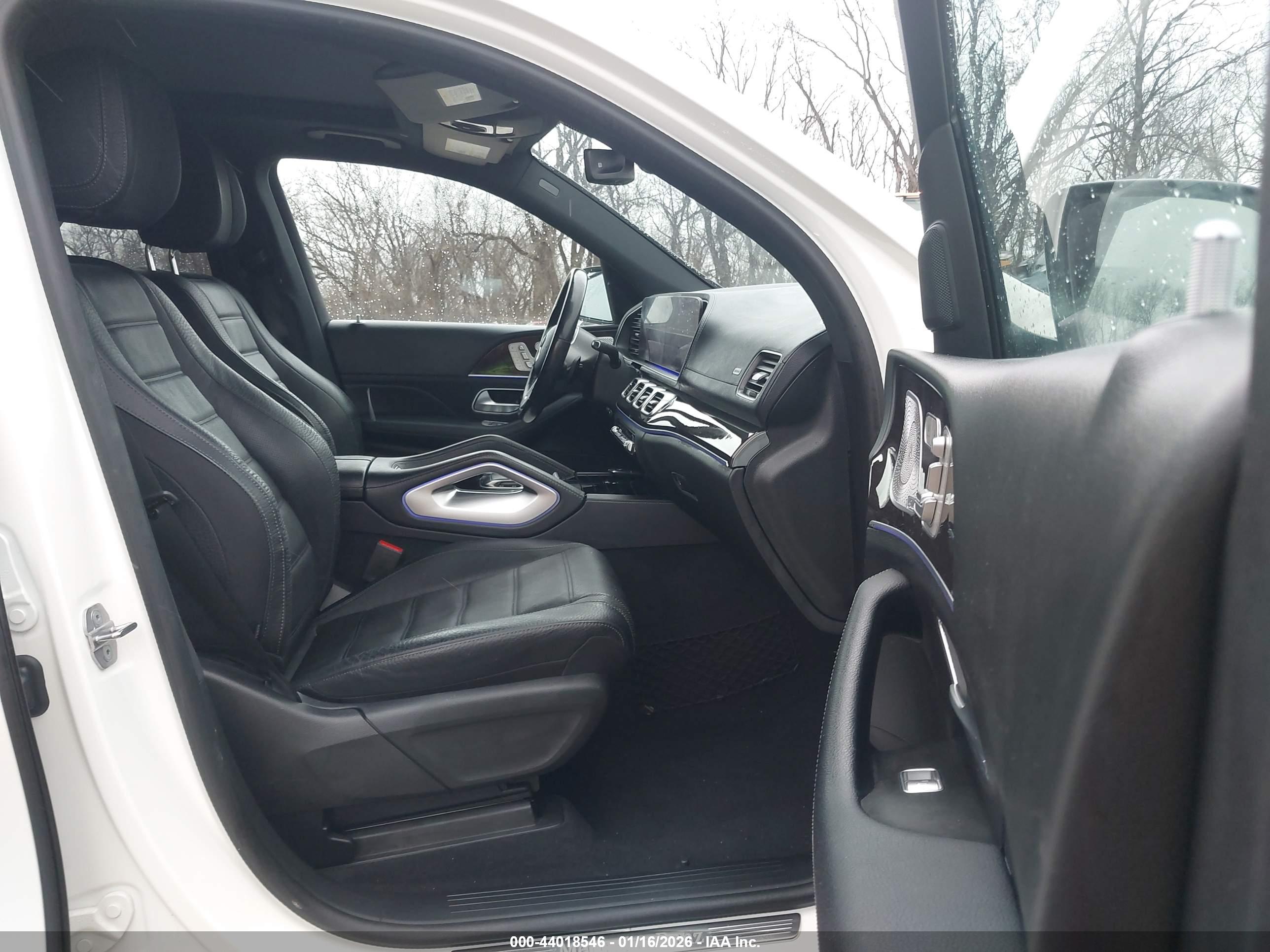 MERCEDES-BENZ GLS image 5