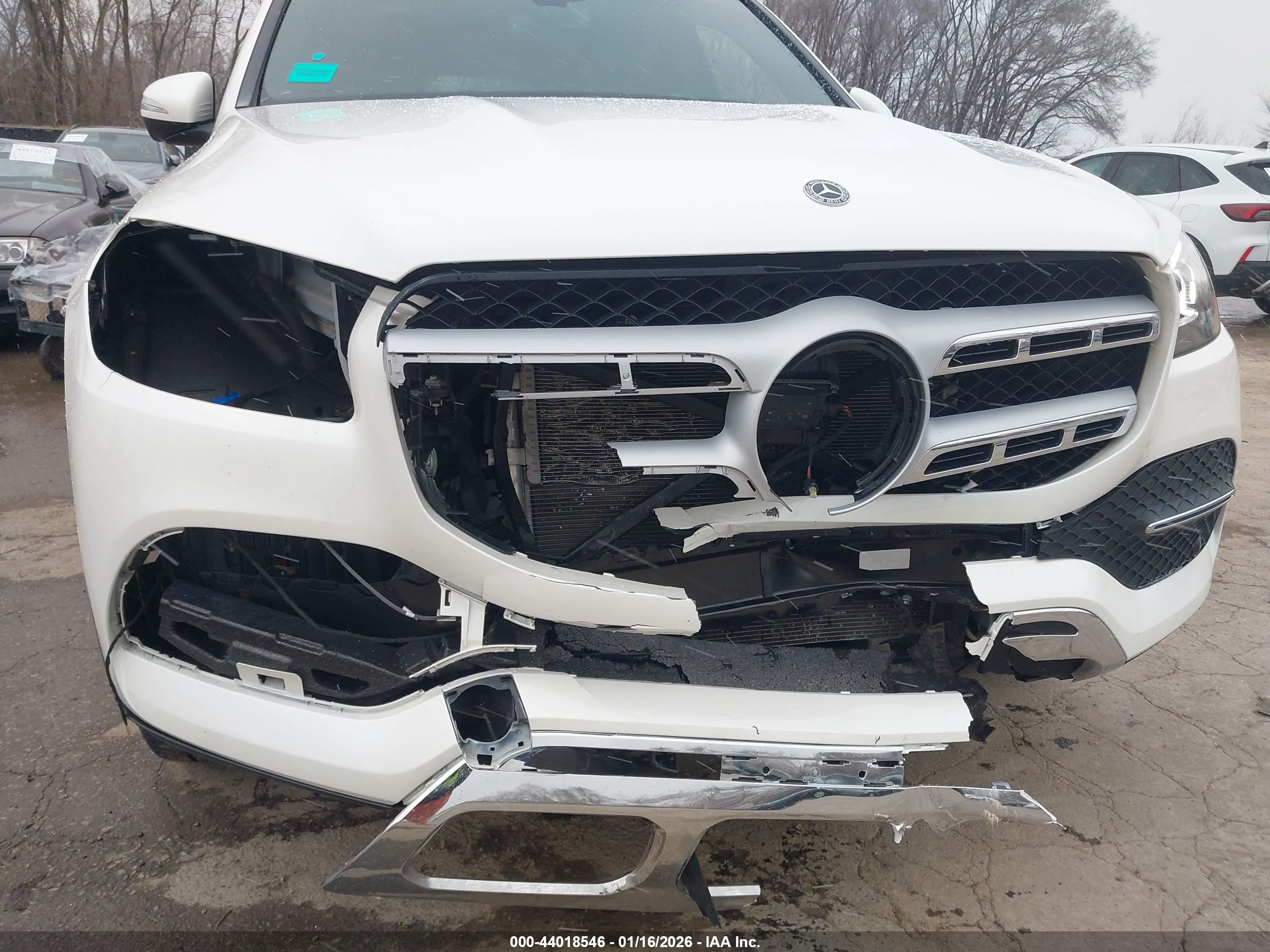MERCEDES-BENZ GLS image 6