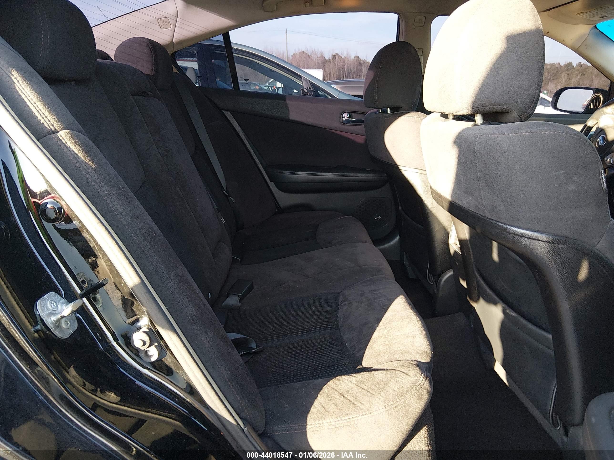 NISSAN MAXIMA image 8