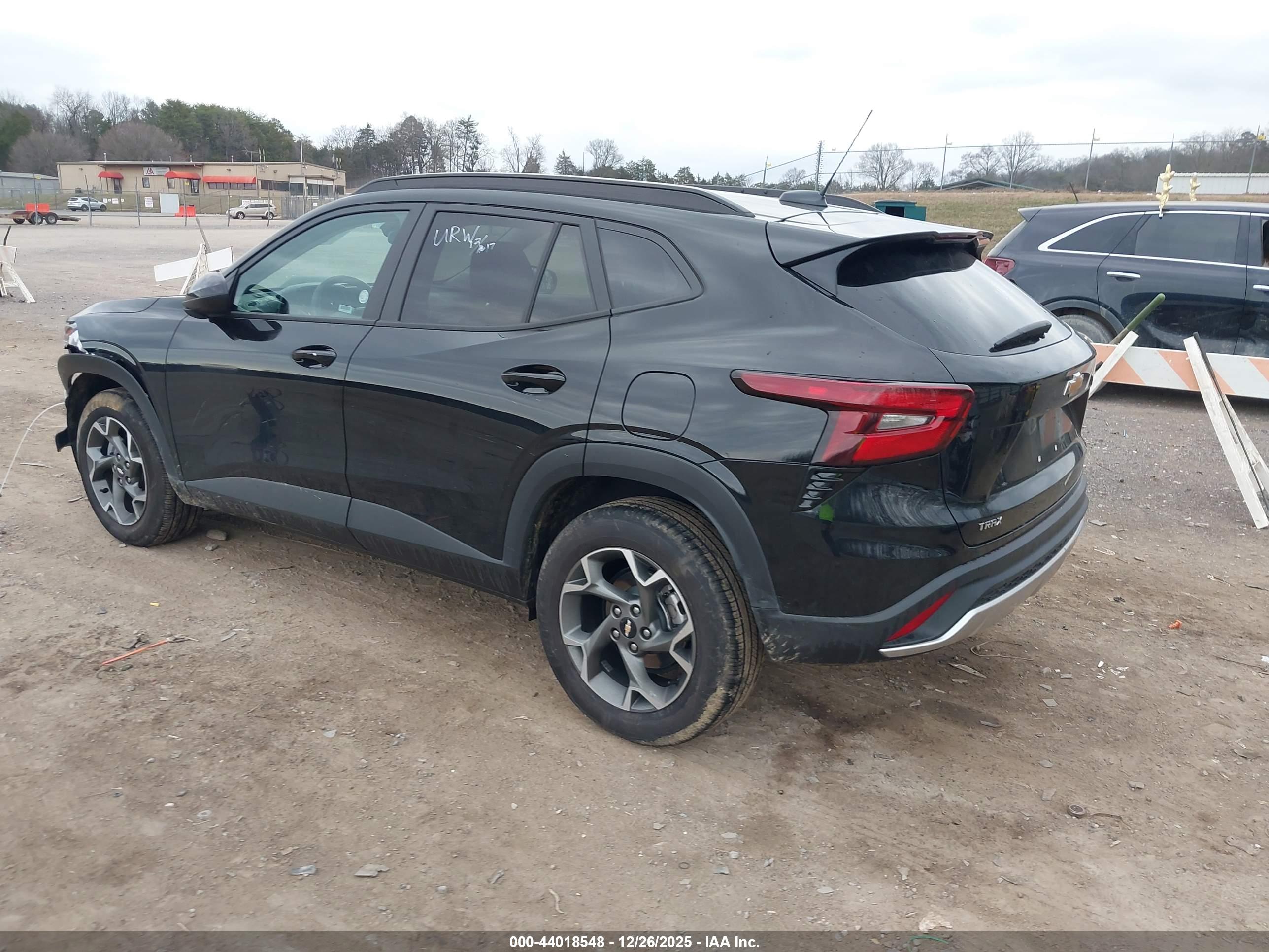 CHEVROLET TRAX image 3