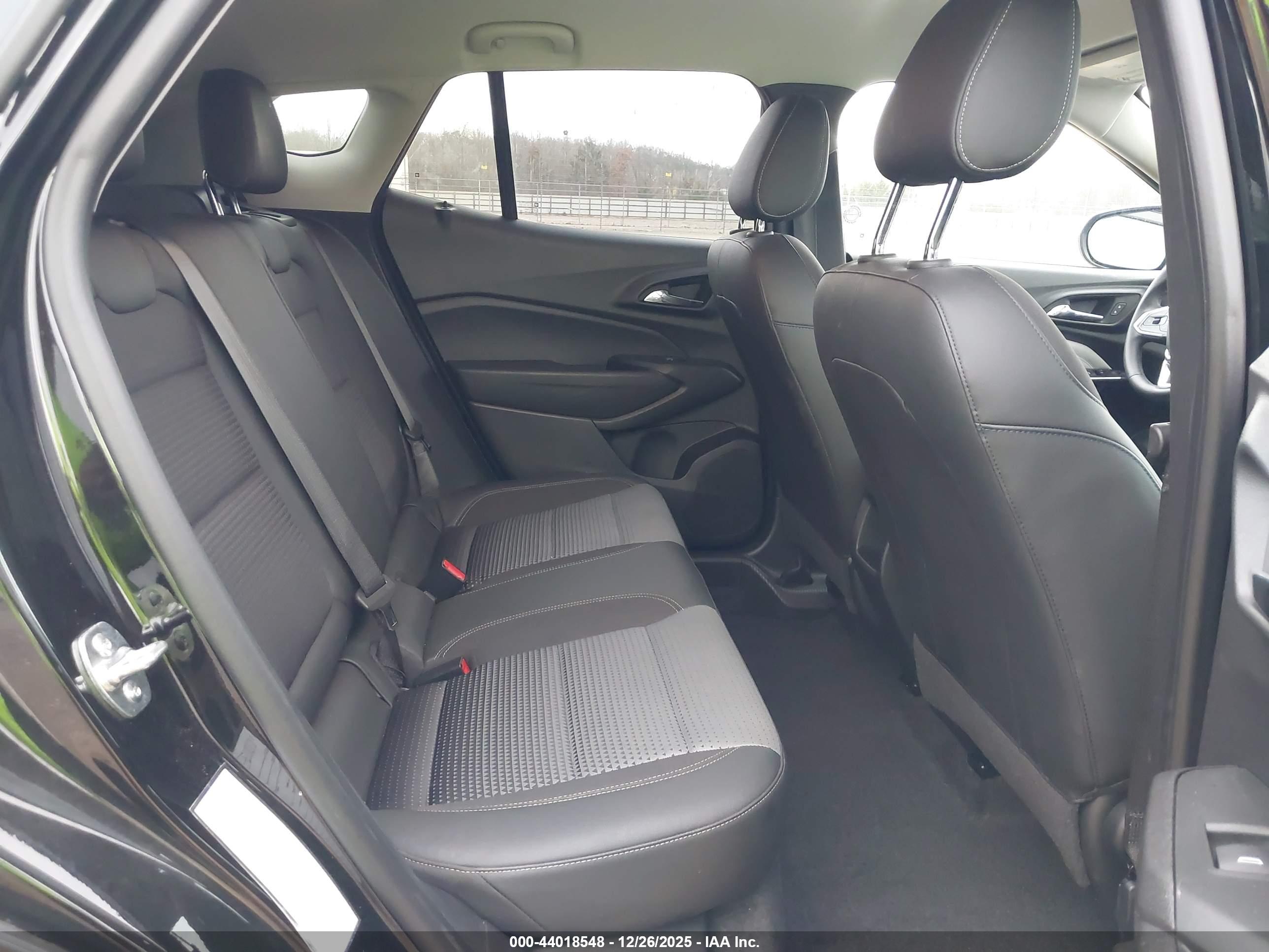 CHEVROLET TRAX image 8
