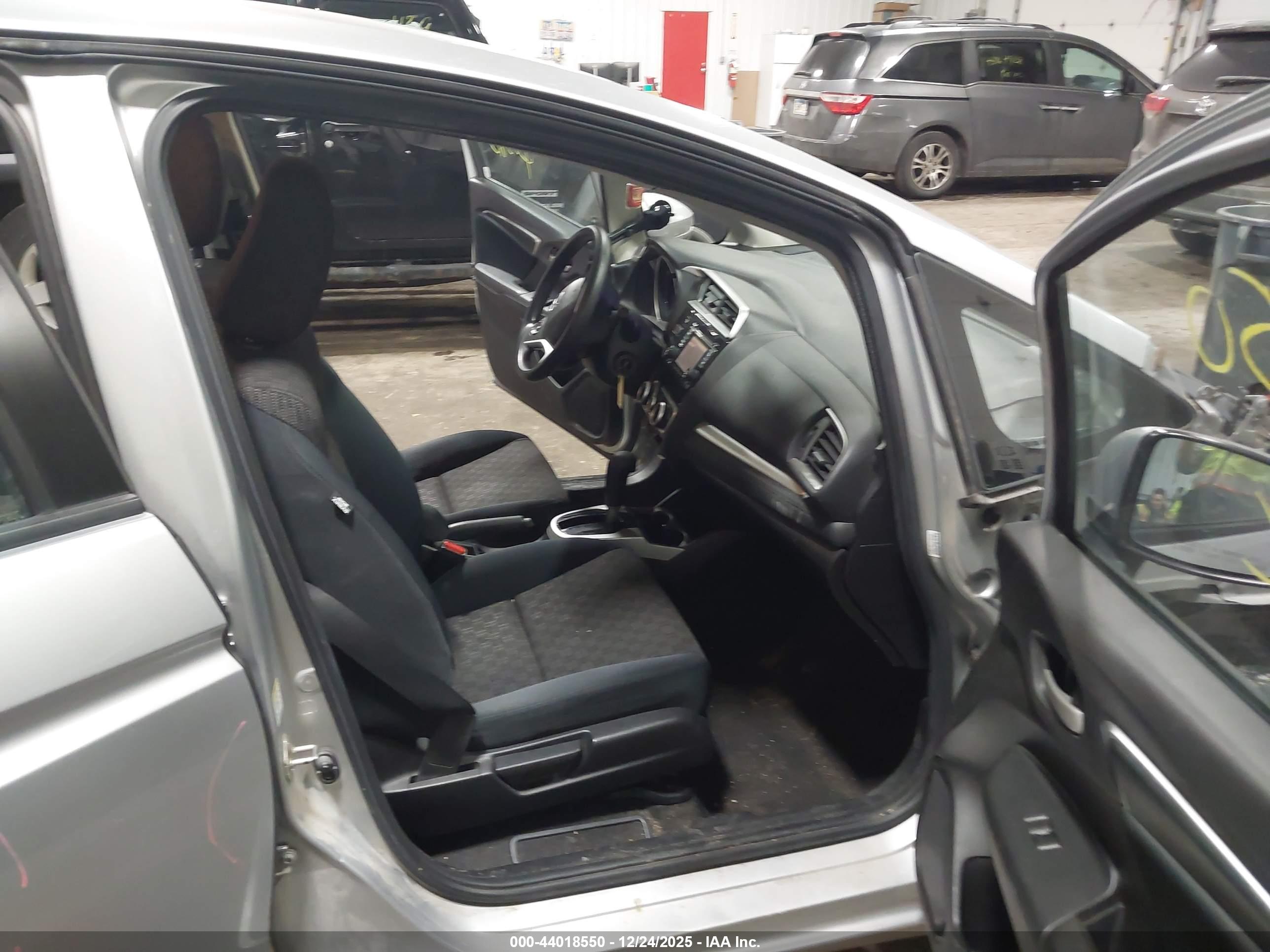 HONDA FIT image 5