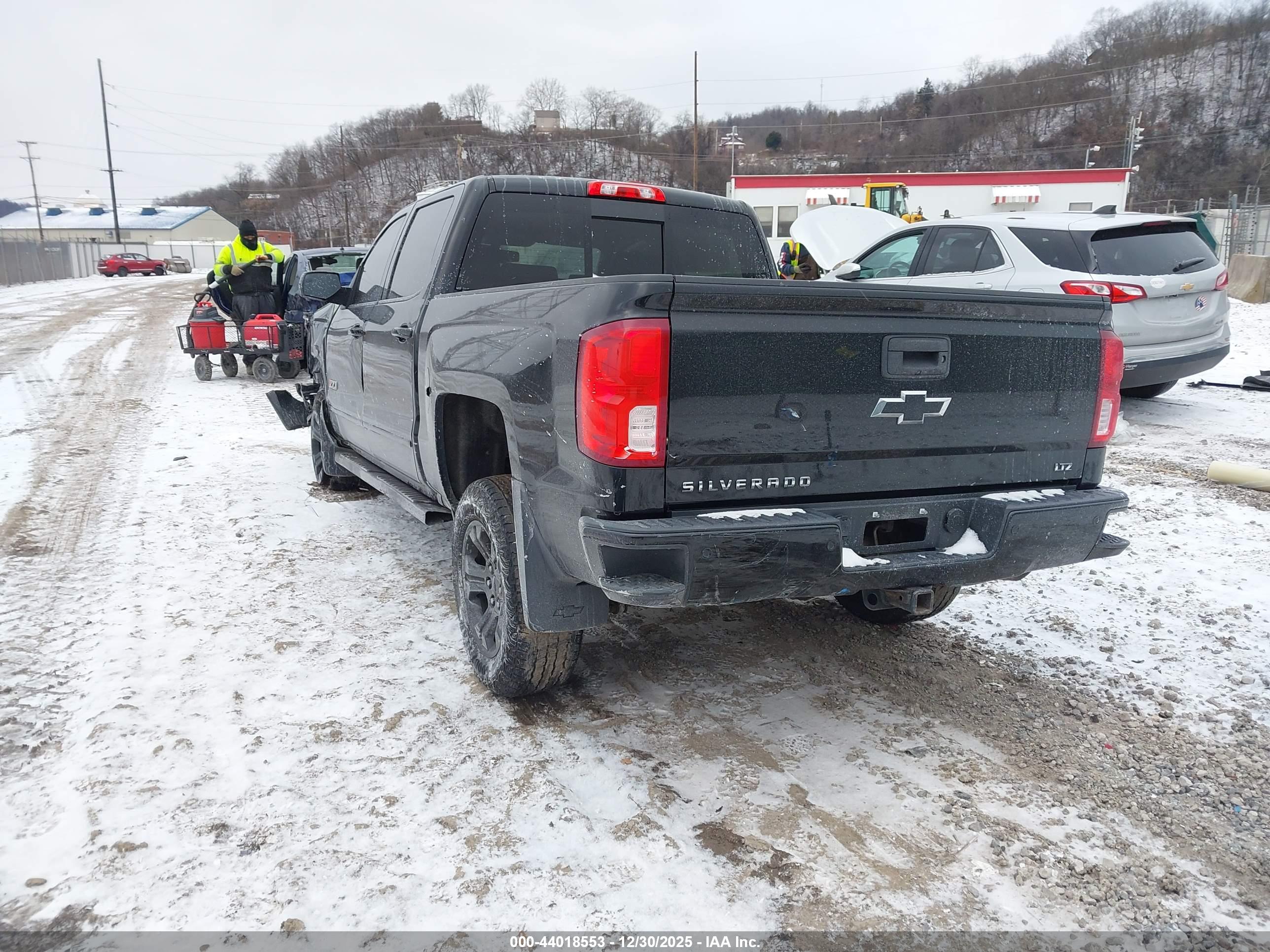 CHEVROLET SILVERADO image 3