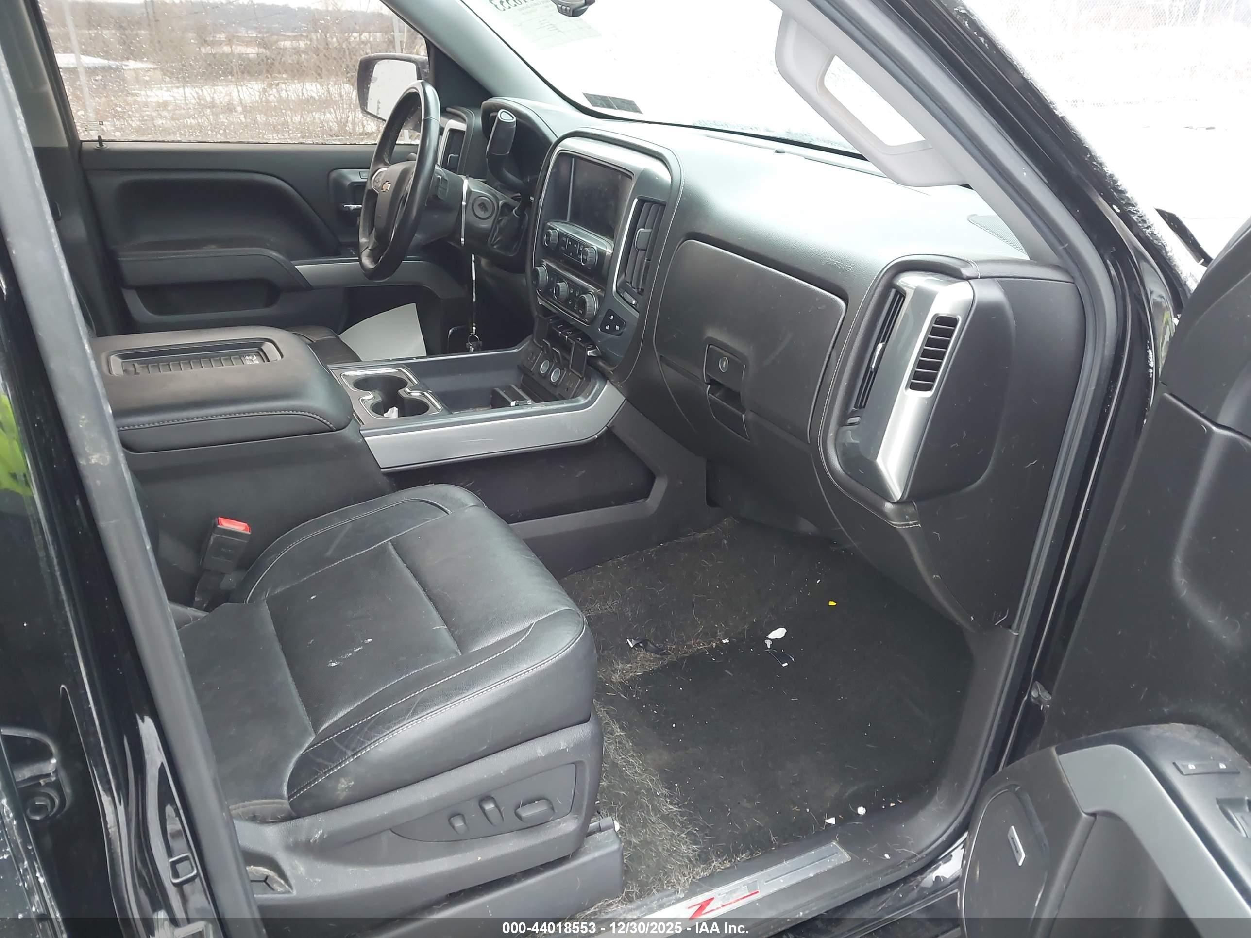 CHEVROLET SILVERADO image 5