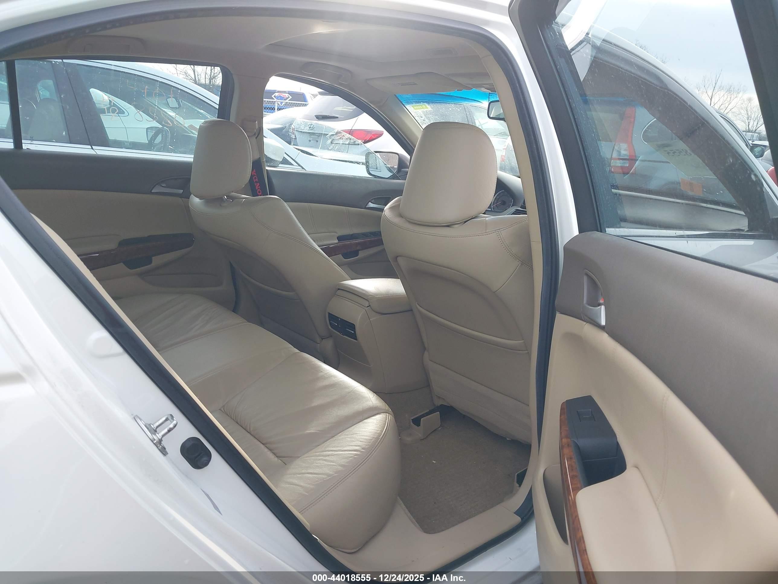 HONDA ACCORD image 8