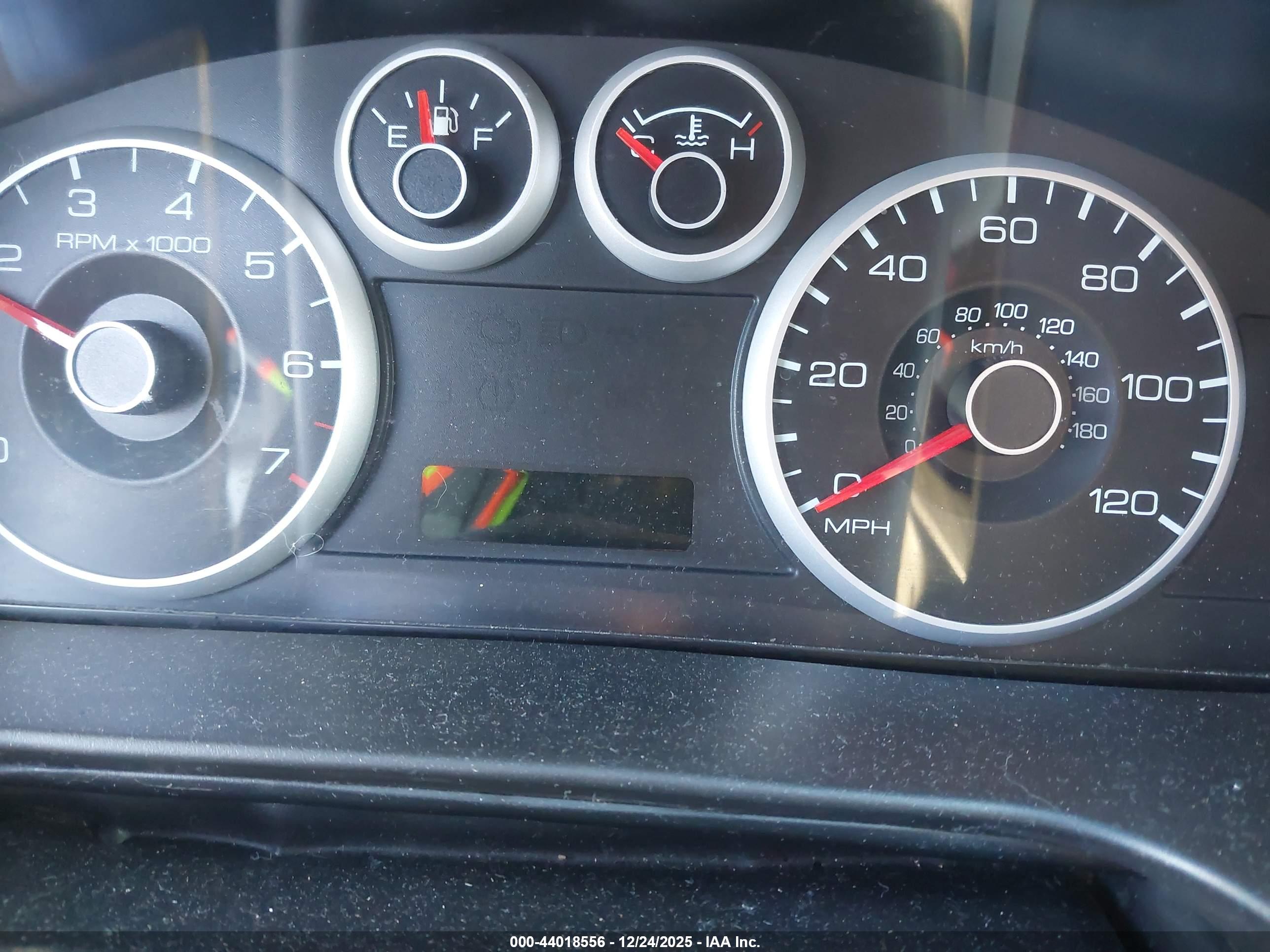 FORD FUSION image 7