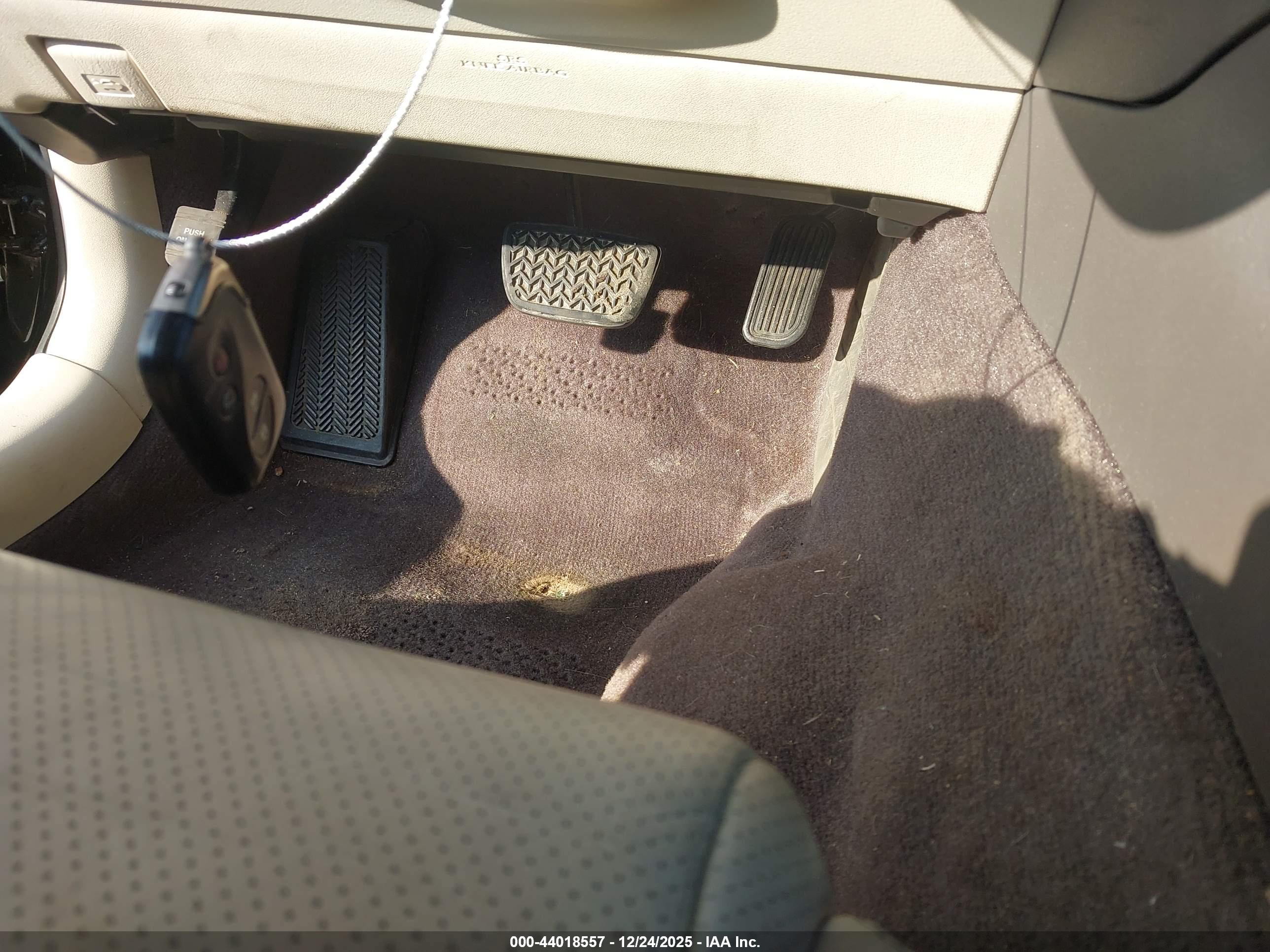 LEXUS IS image 11