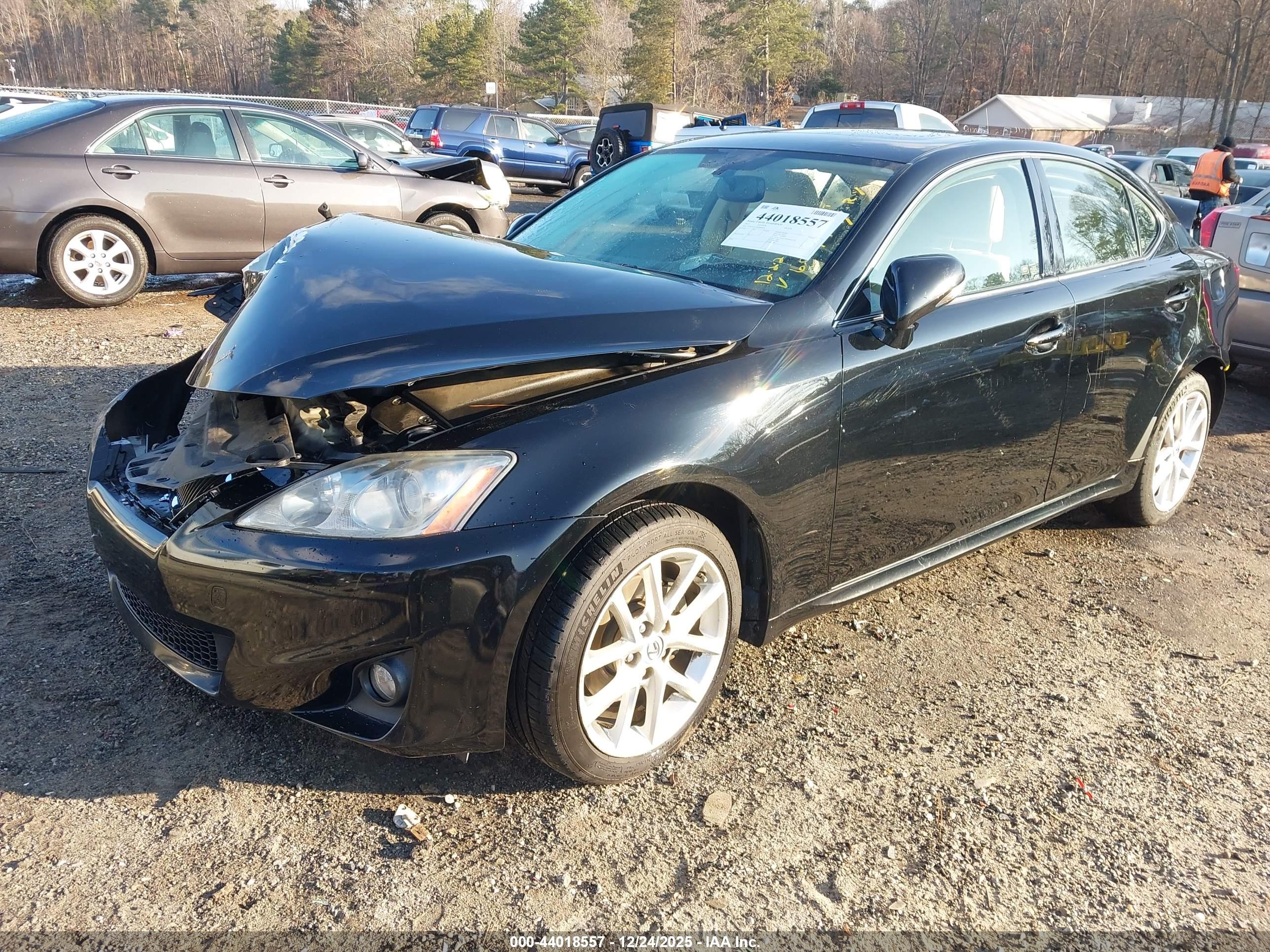 LEXUS IS image 2