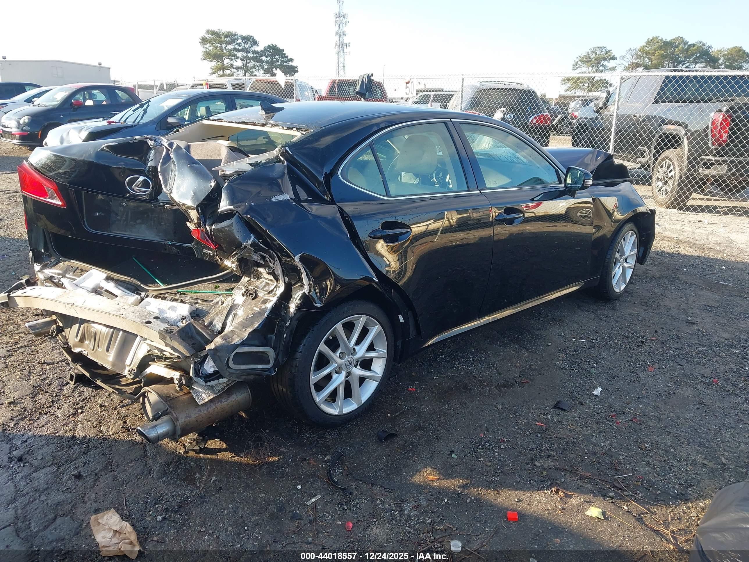 LEXUS IS image 4
