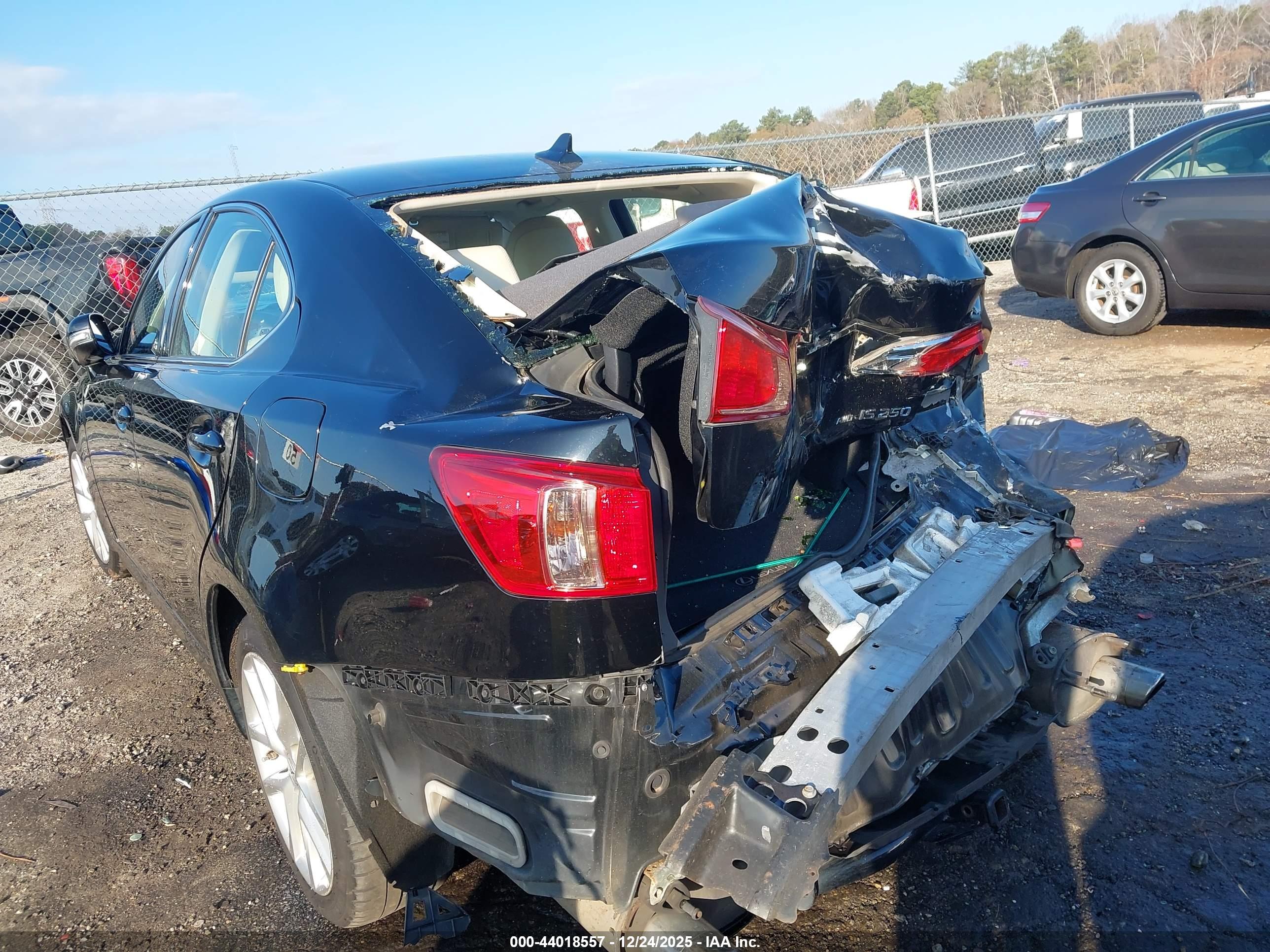 LEXUS IS image 6