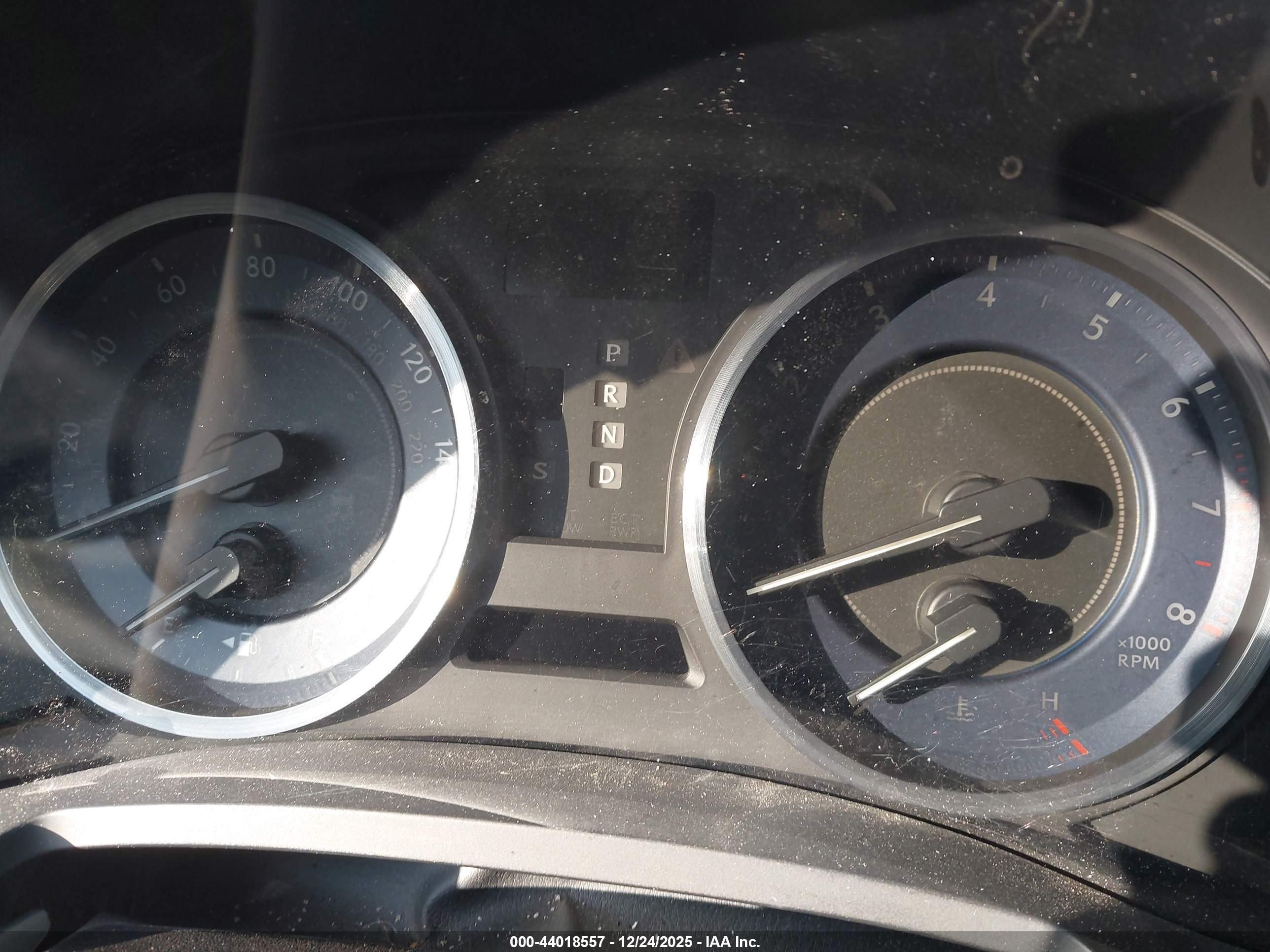 LEXUS IS image 7