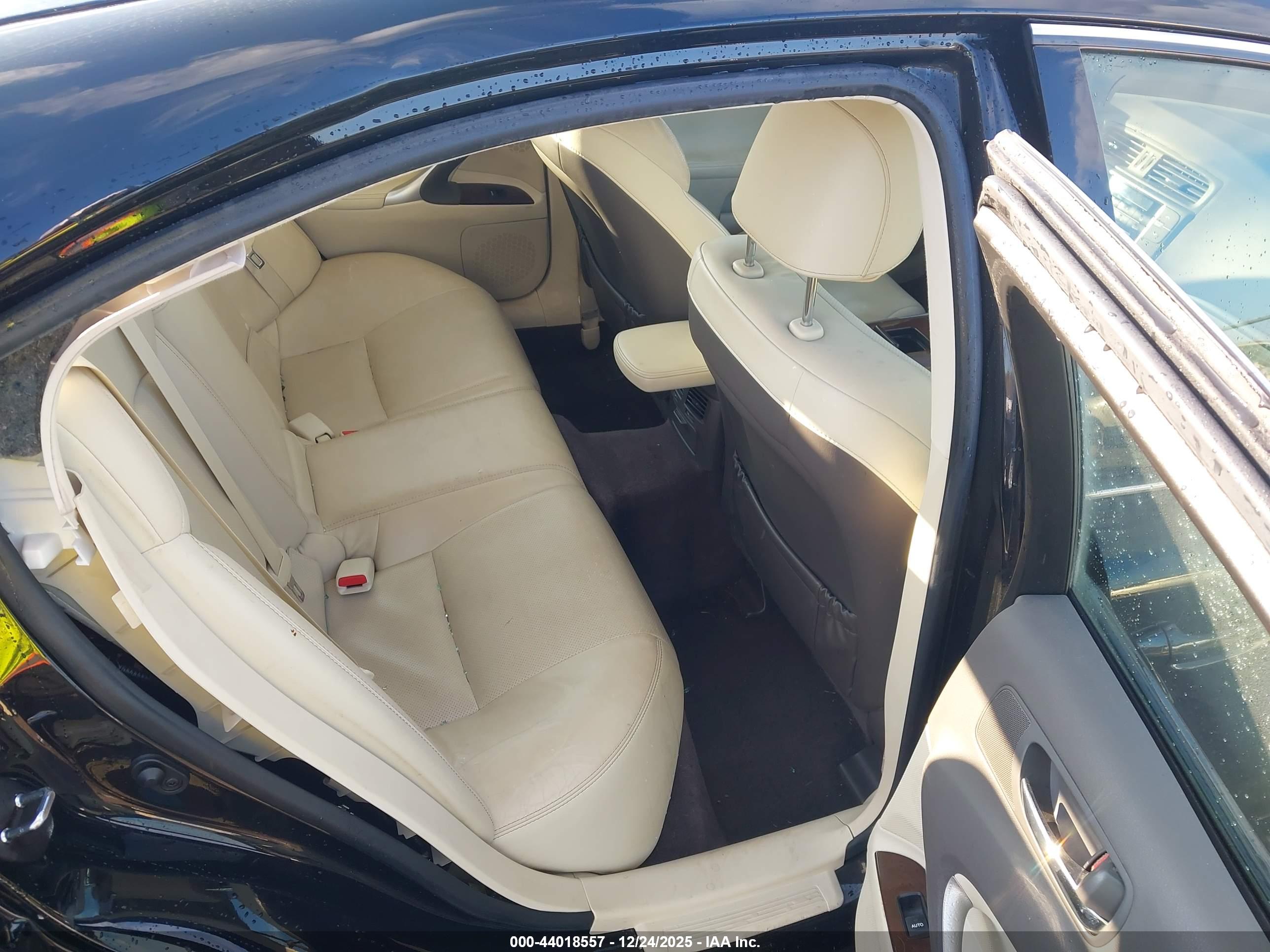 LEXUS IS image 8