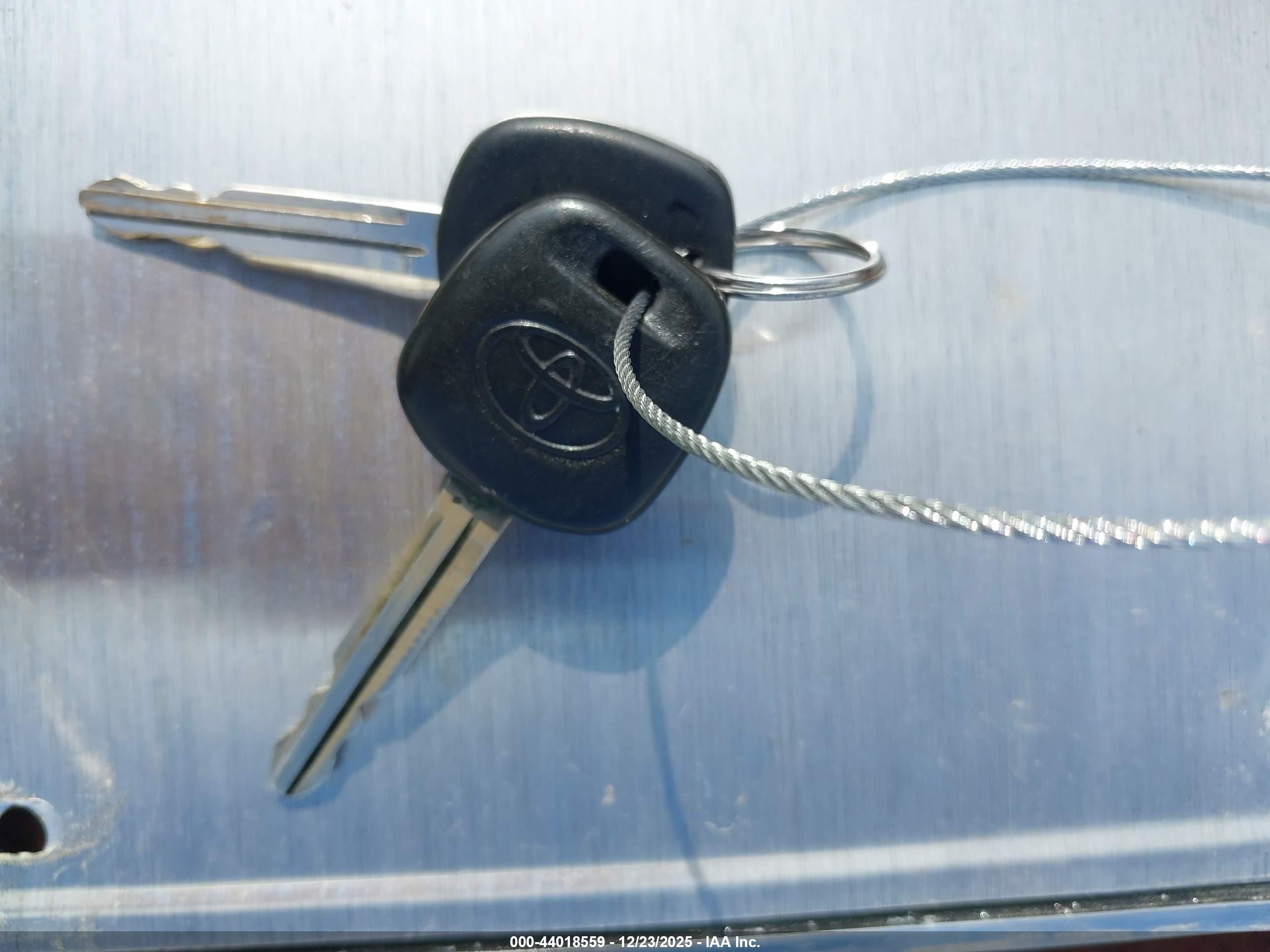 TOYOTA COROLLA image 11