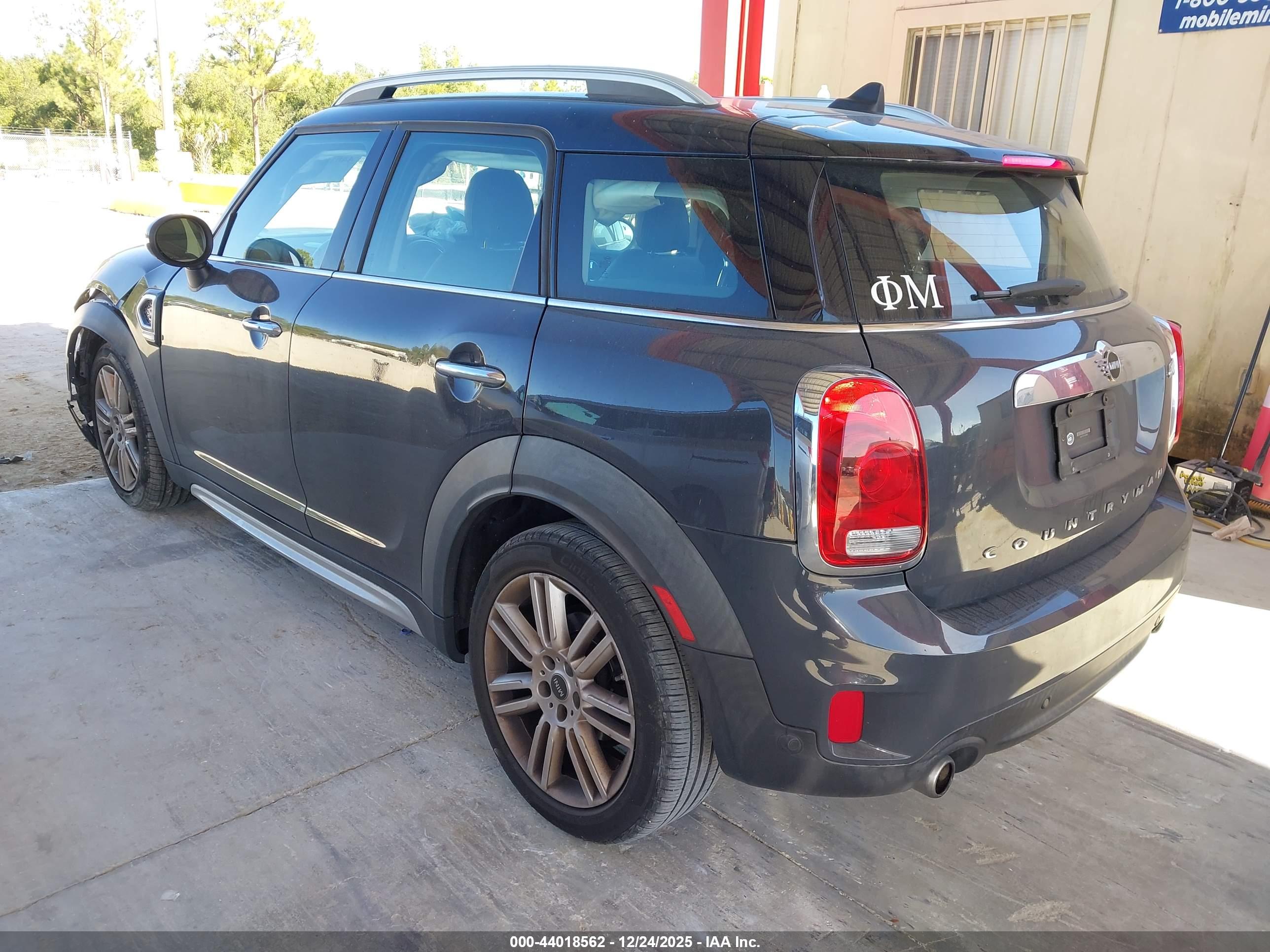 MINI COUNTRYMAN image 3
