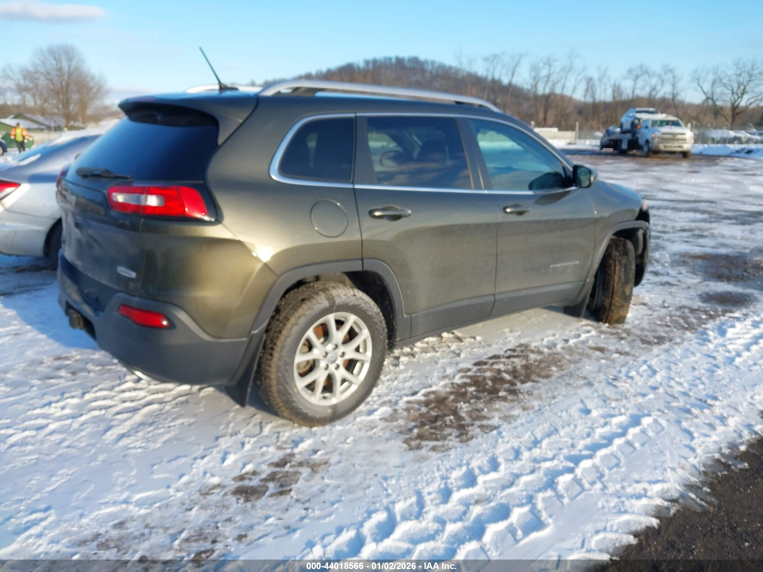JEEP CHEROKEE image 4