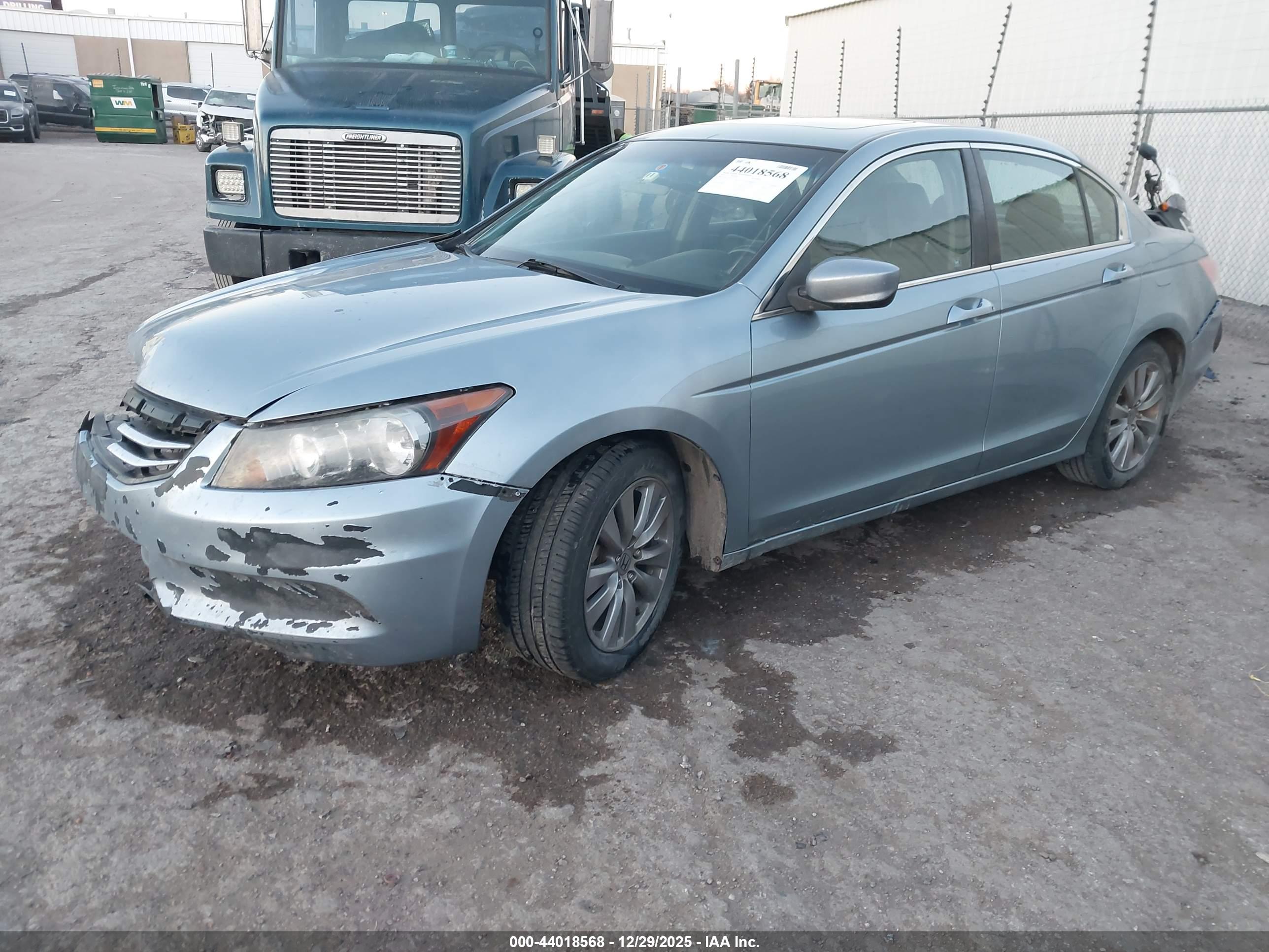 HONDA ACCORD image 2