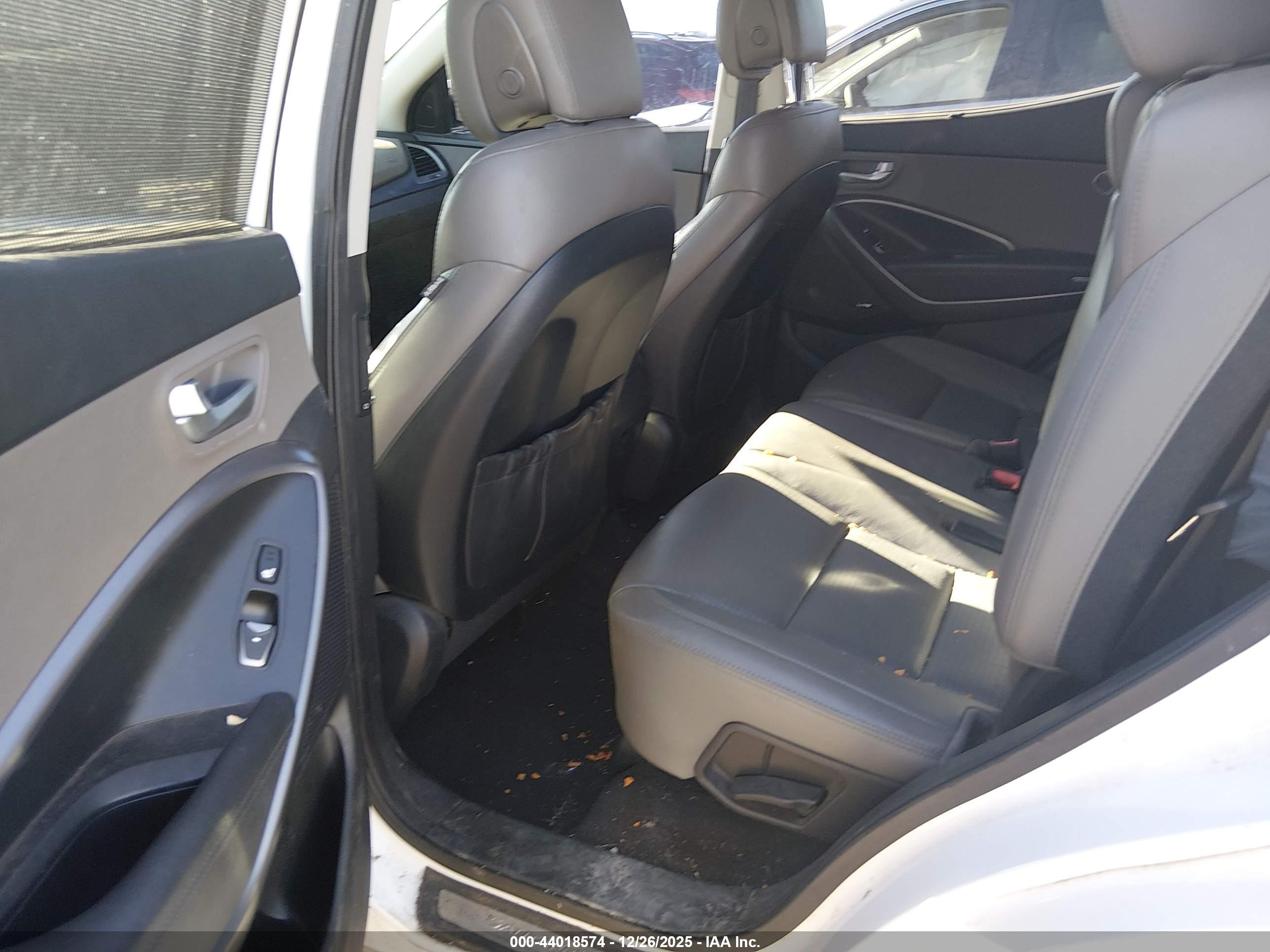HYUNDAI SANTA image 8
