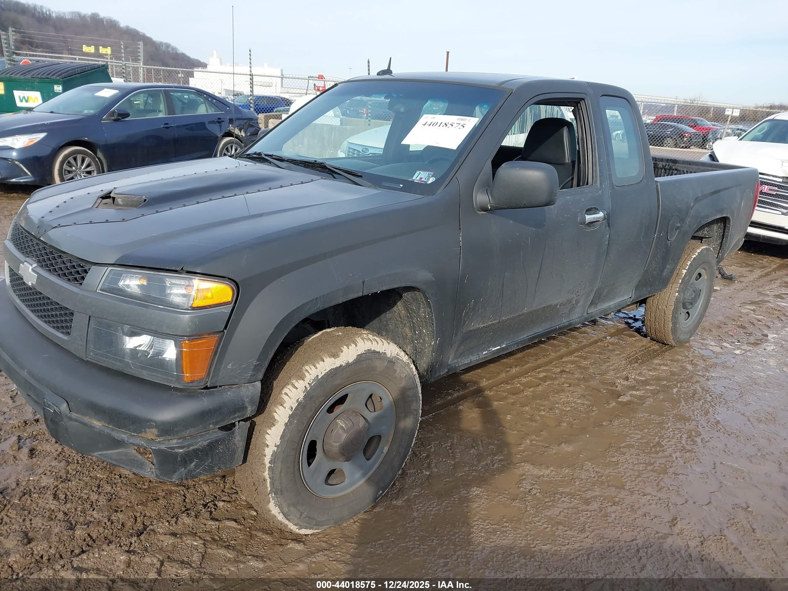 CHEVROLET COLORADO image 2