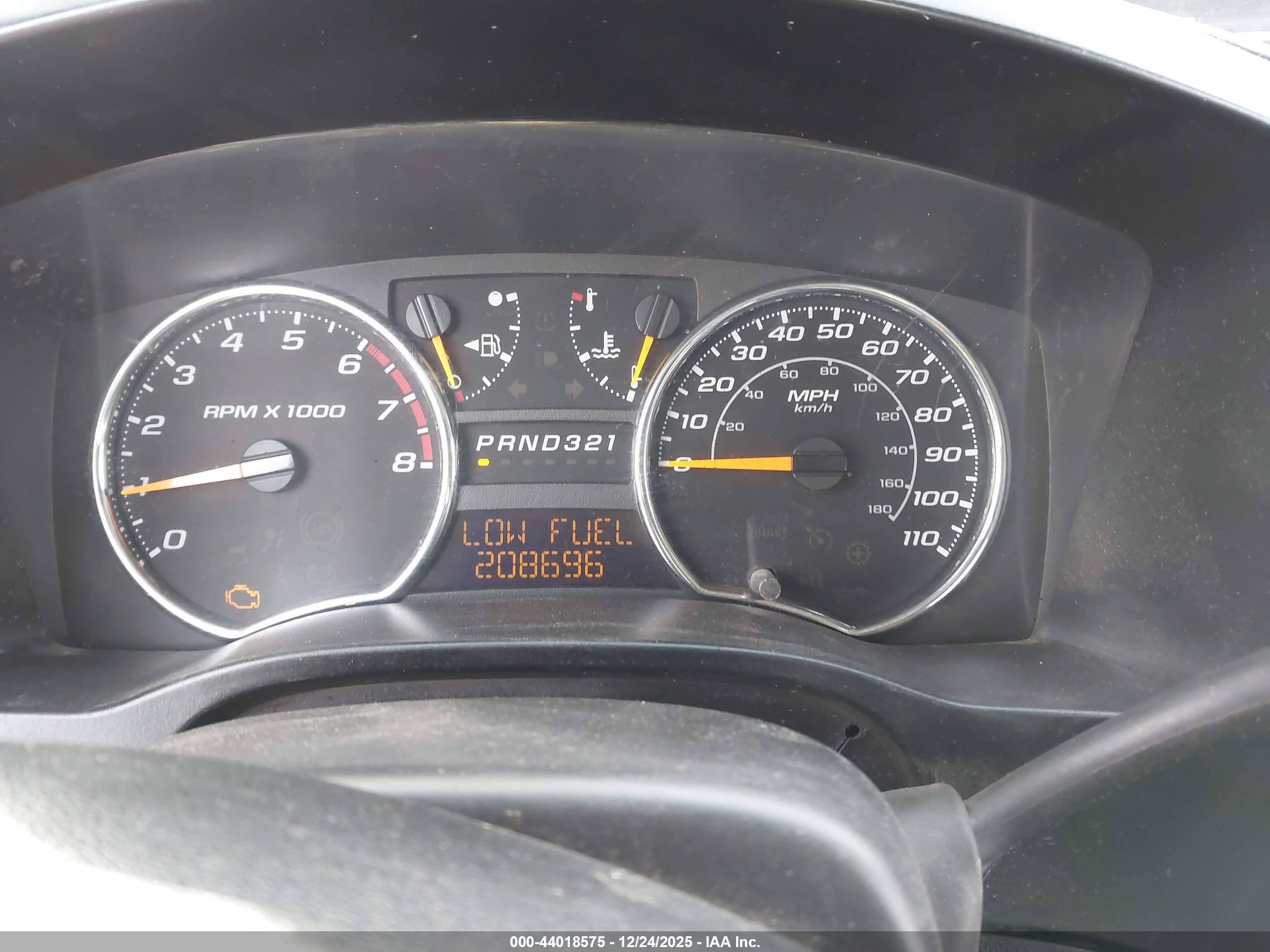 CHEVROLET COLORADO image 7