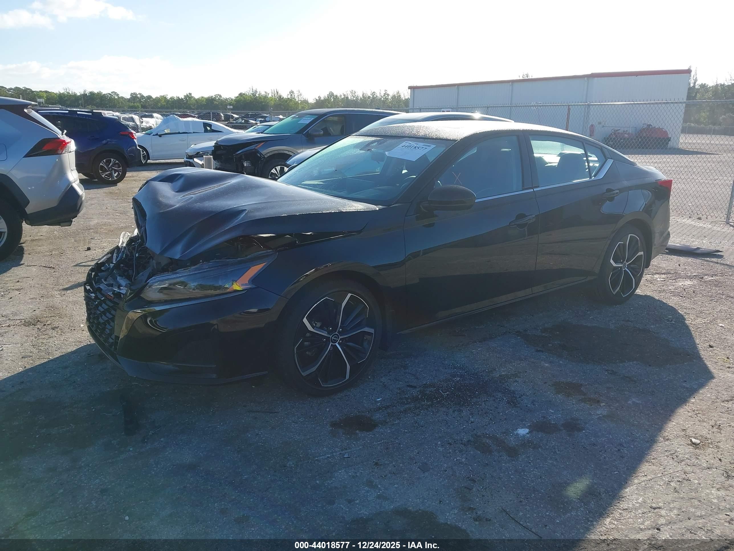 NISSAN ALTIMA image 2