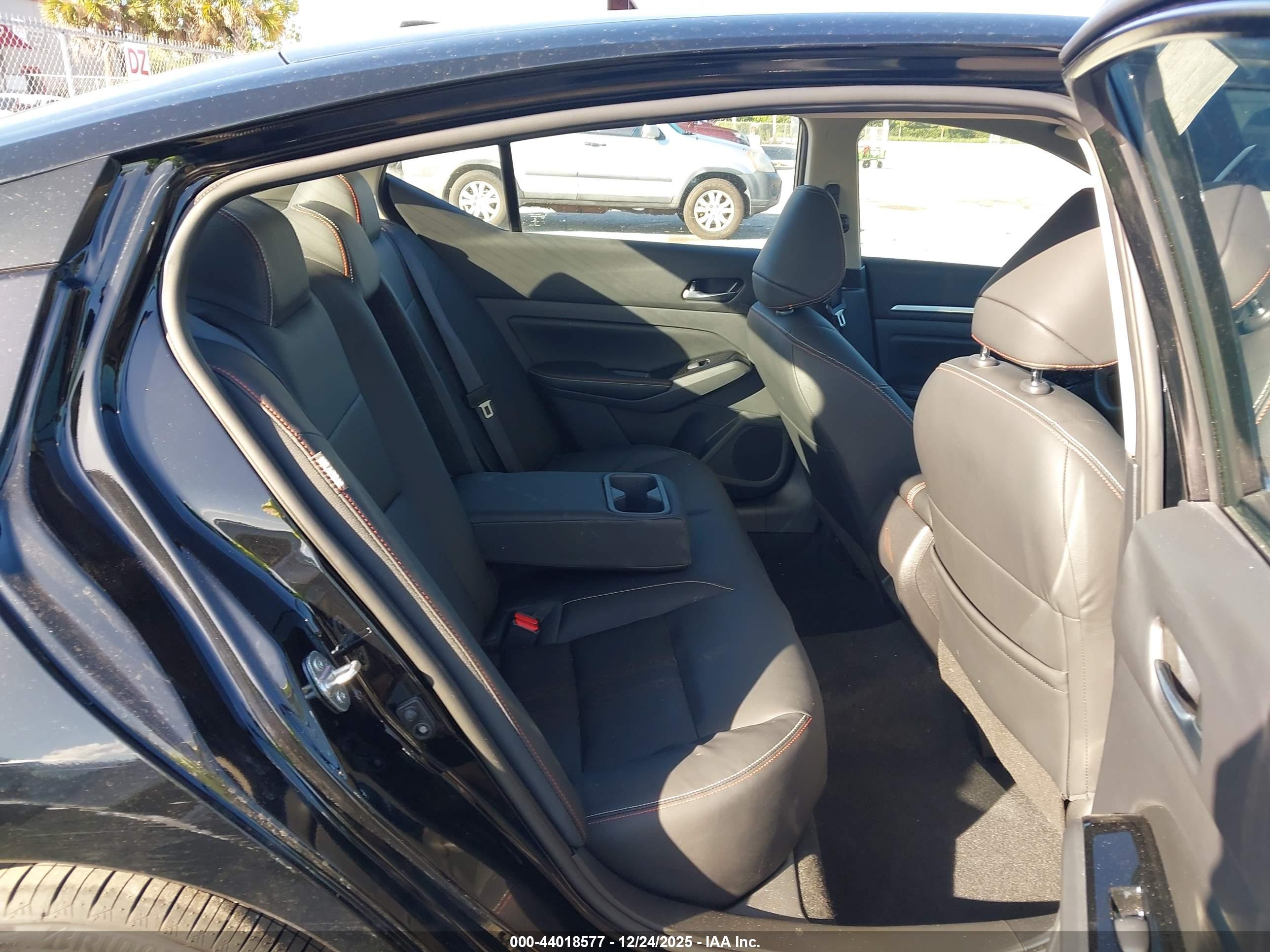 NISSAN ALTIMA image 8