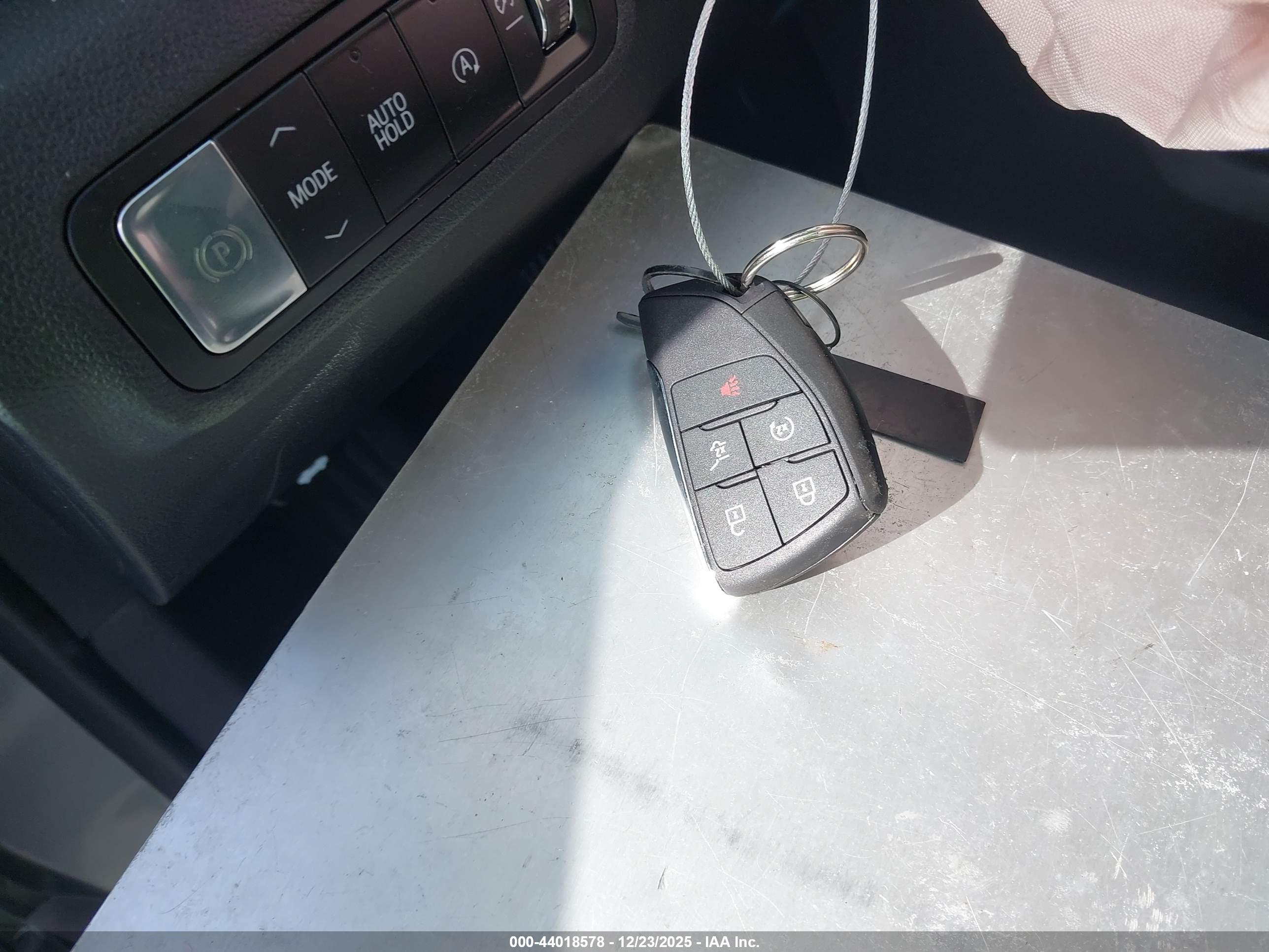 GMC TERRAIN image 11