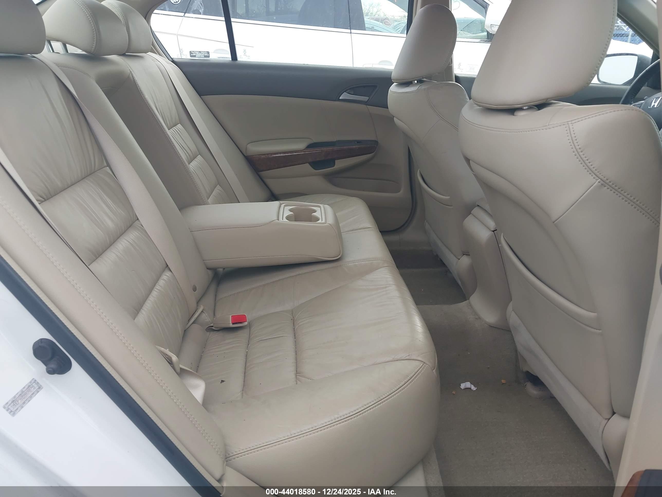 HONDA ACCORD image 8