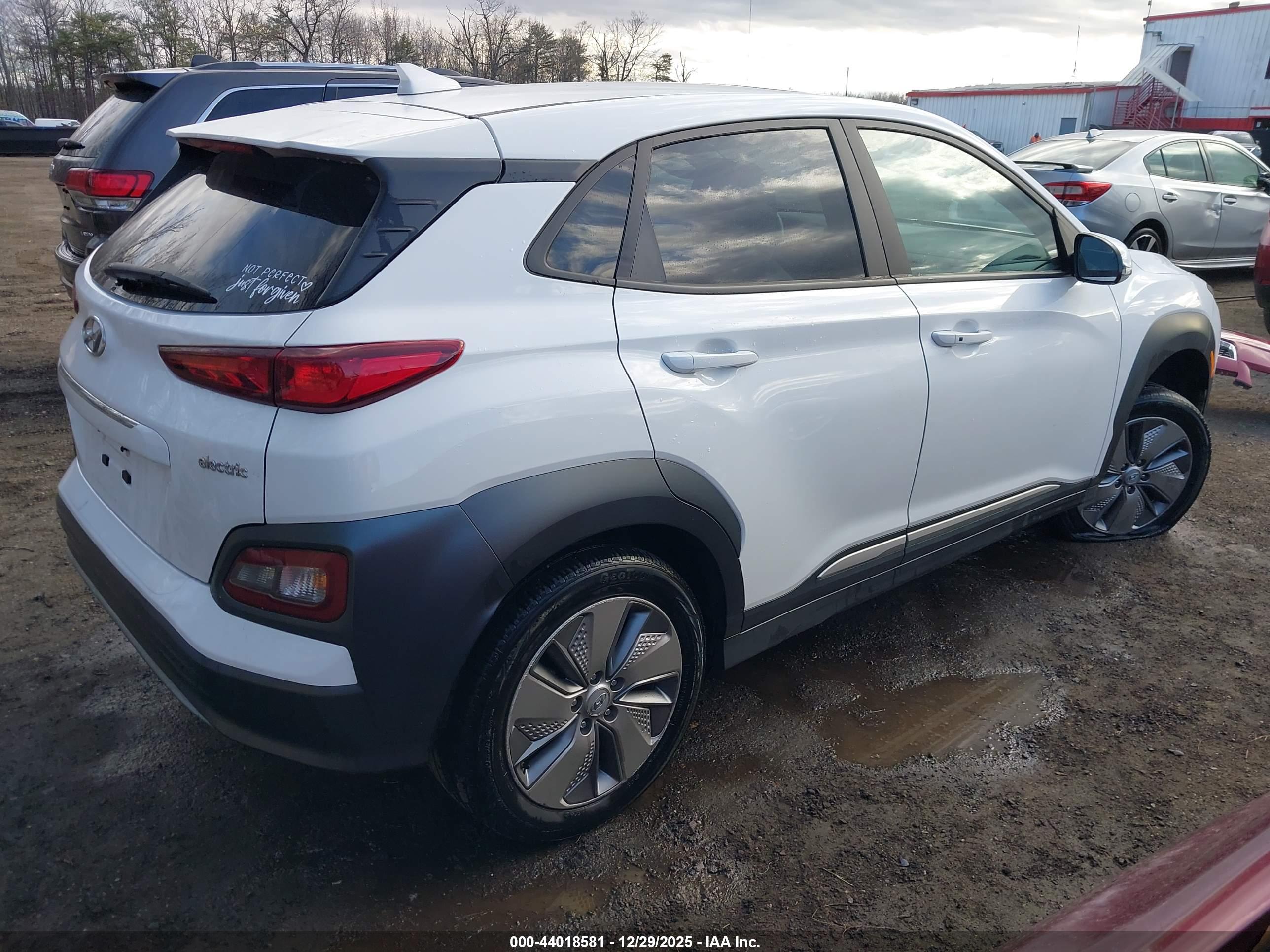 HYUNDAI KONA image 4