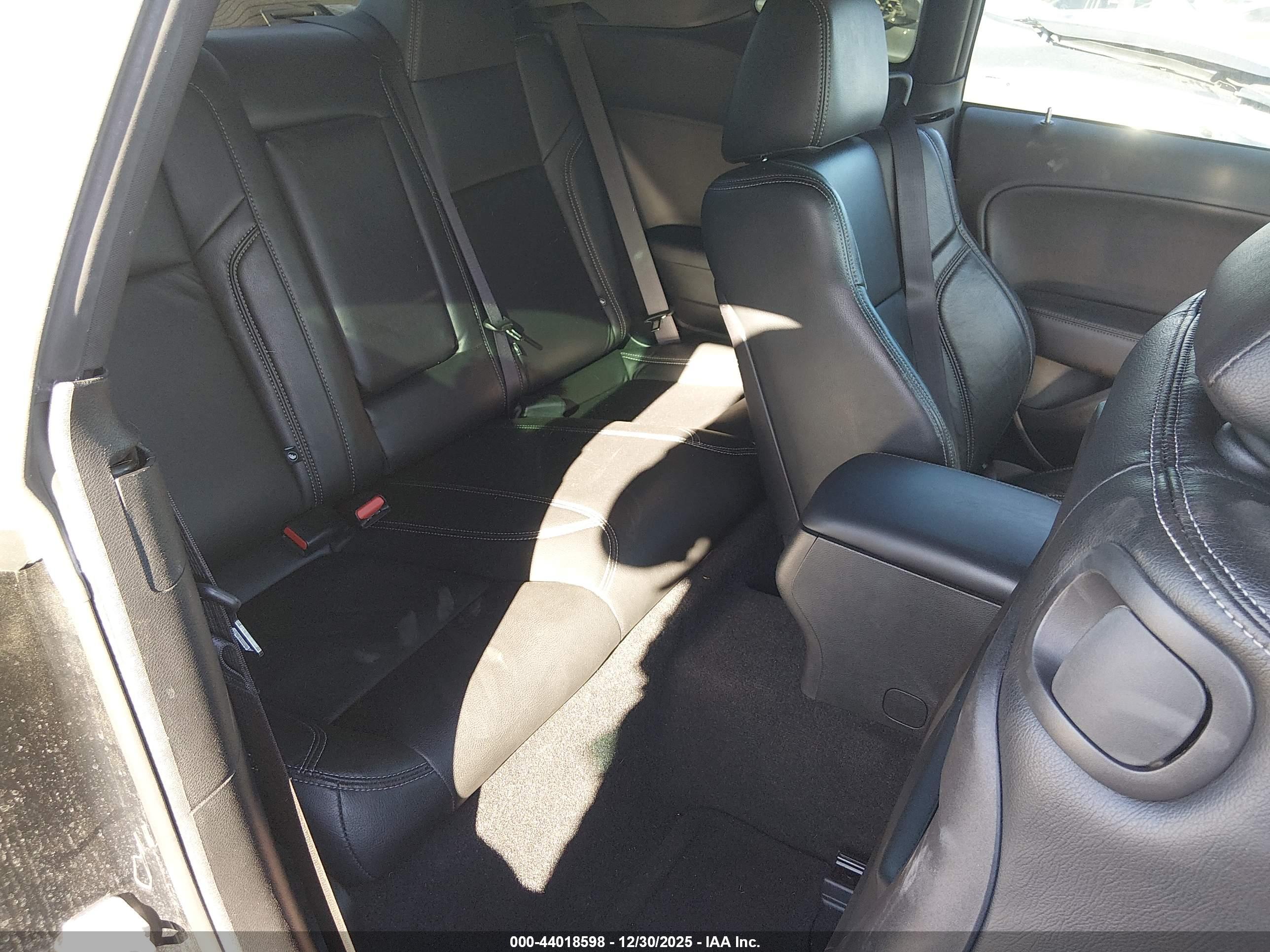 DODGE CHALLENGER image 8