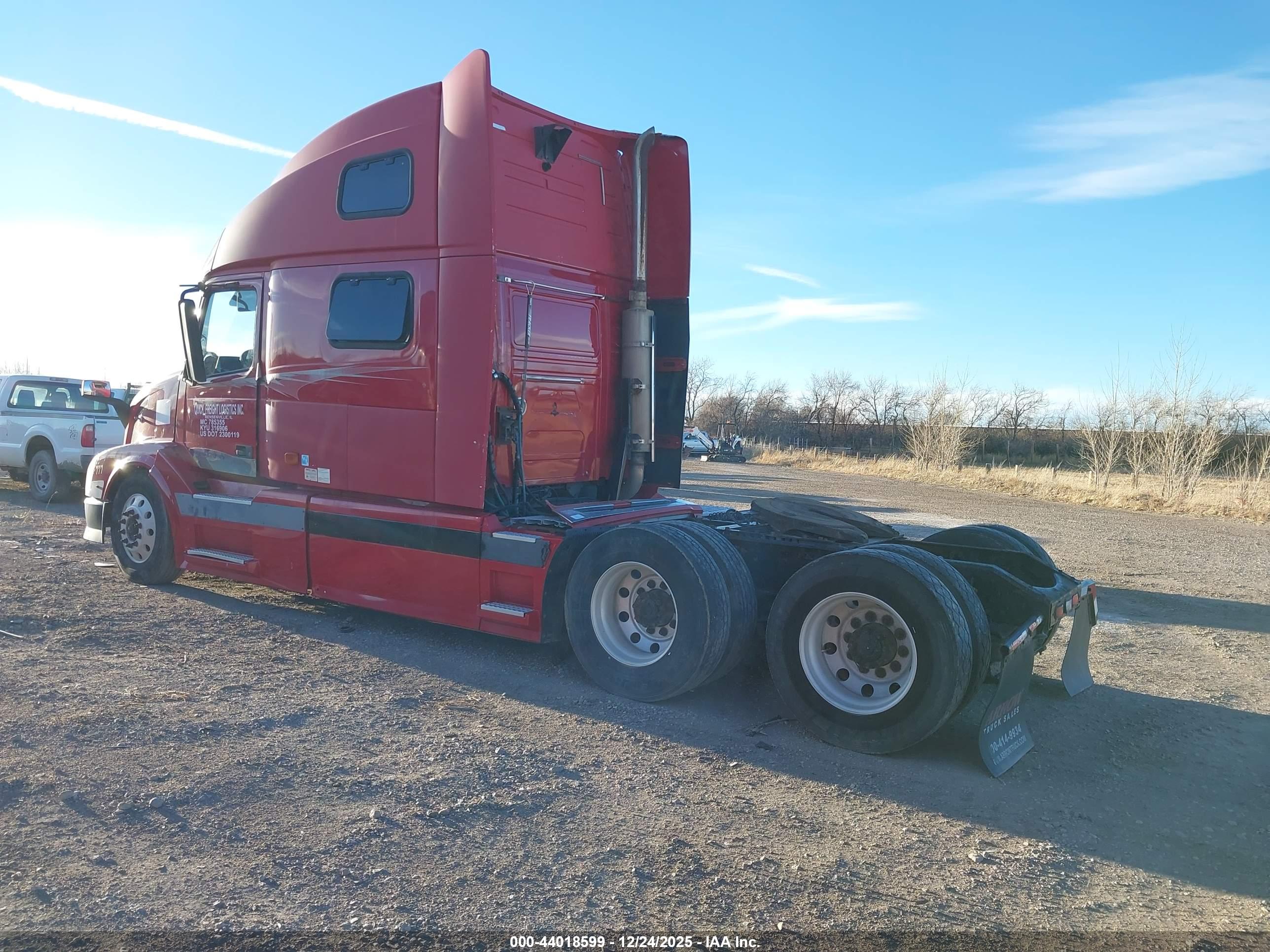 VOLVO VN image 3