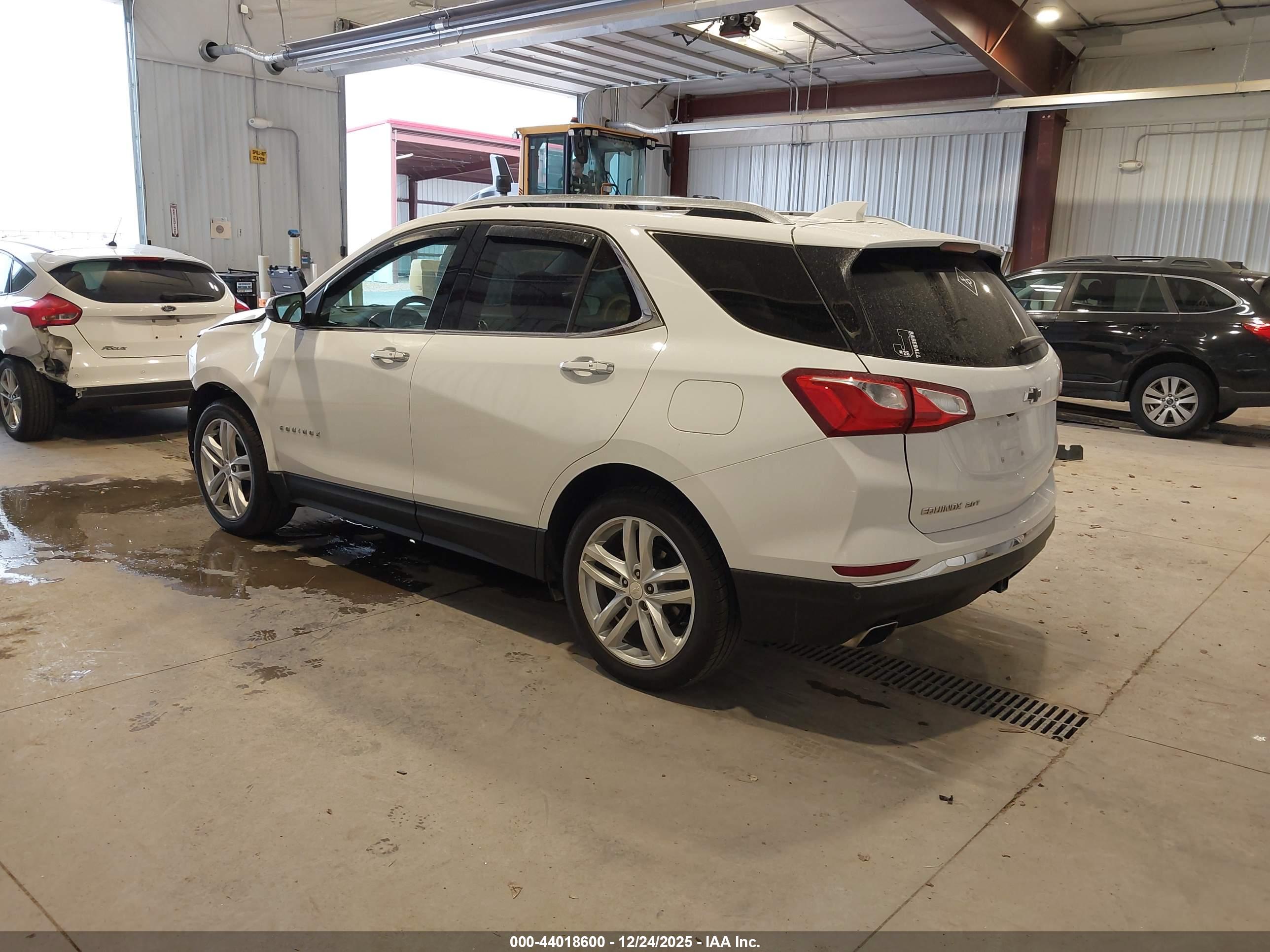 CHEVROLET EQUINOX image 3