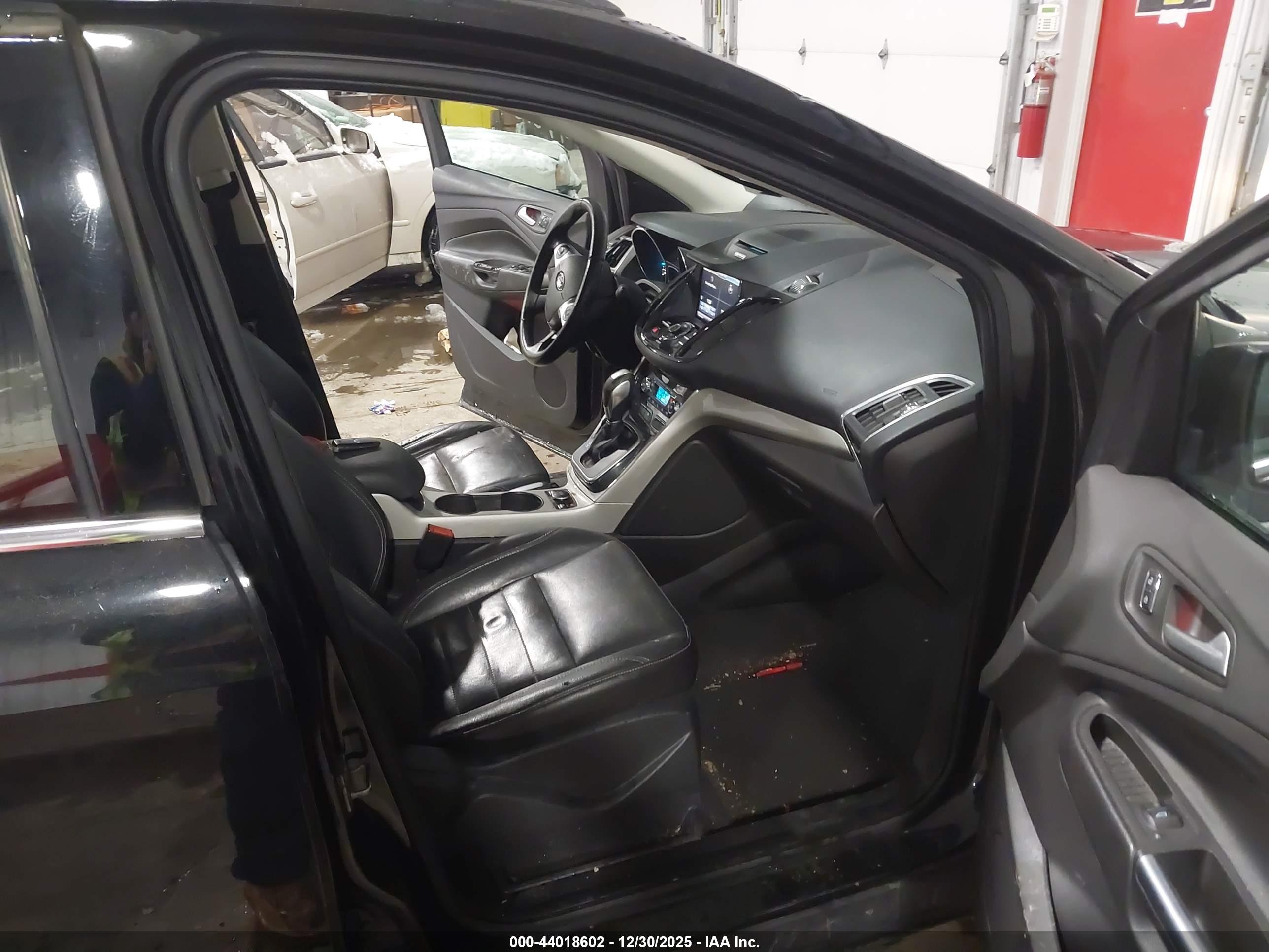 FORD ESCAPE image 5