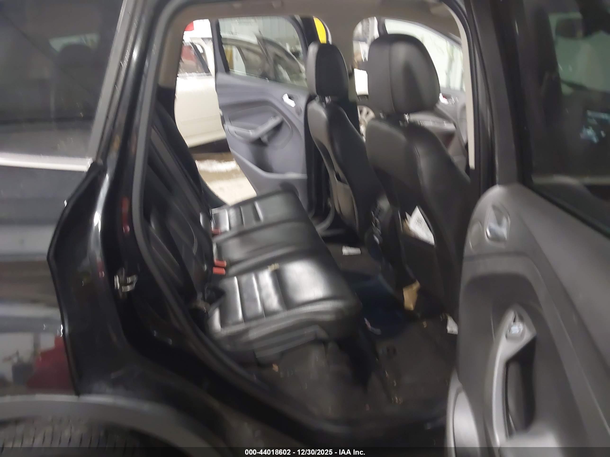 FORD ESCAPE image 8
