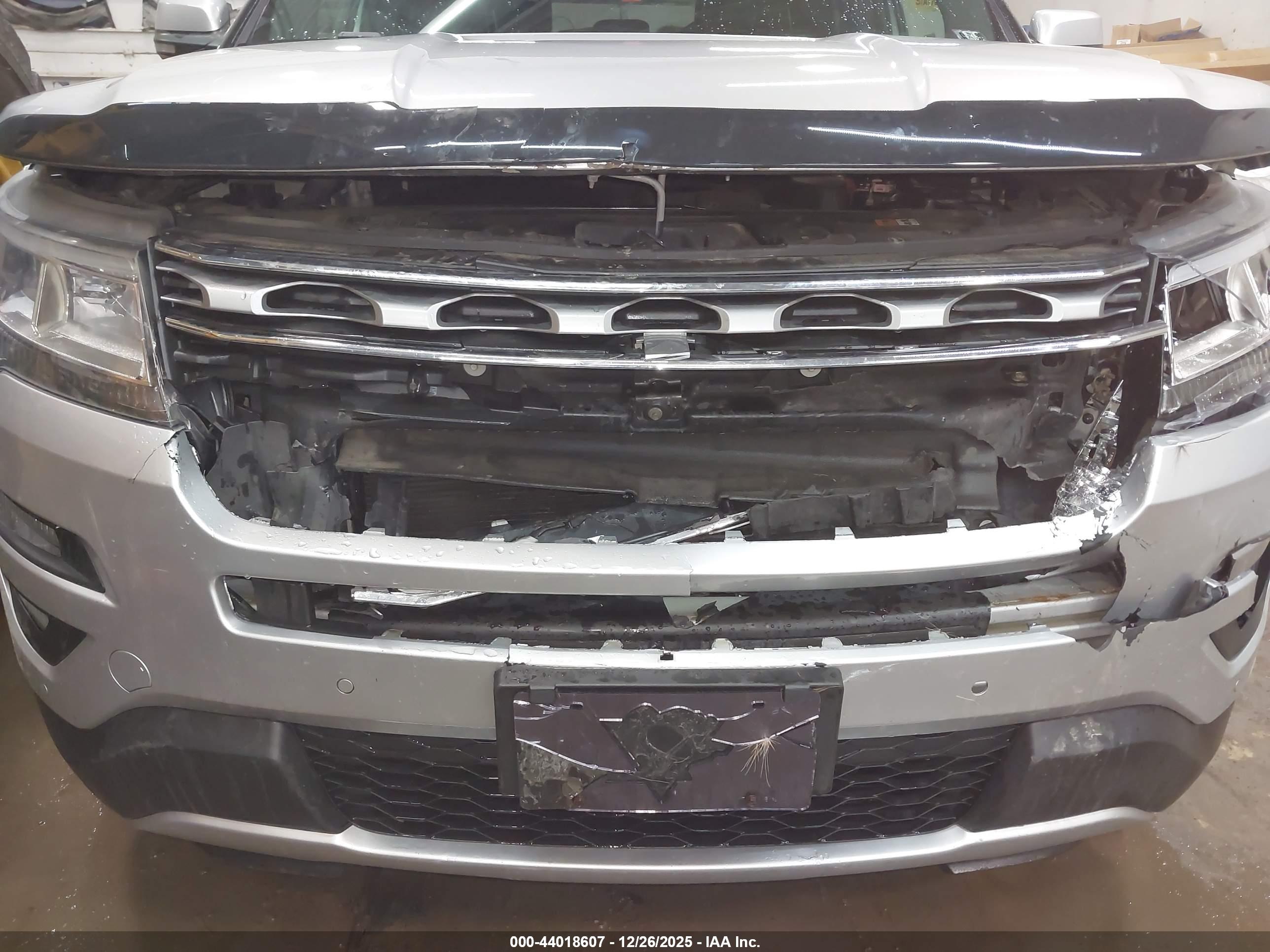 FORD EXPLORER image 6
