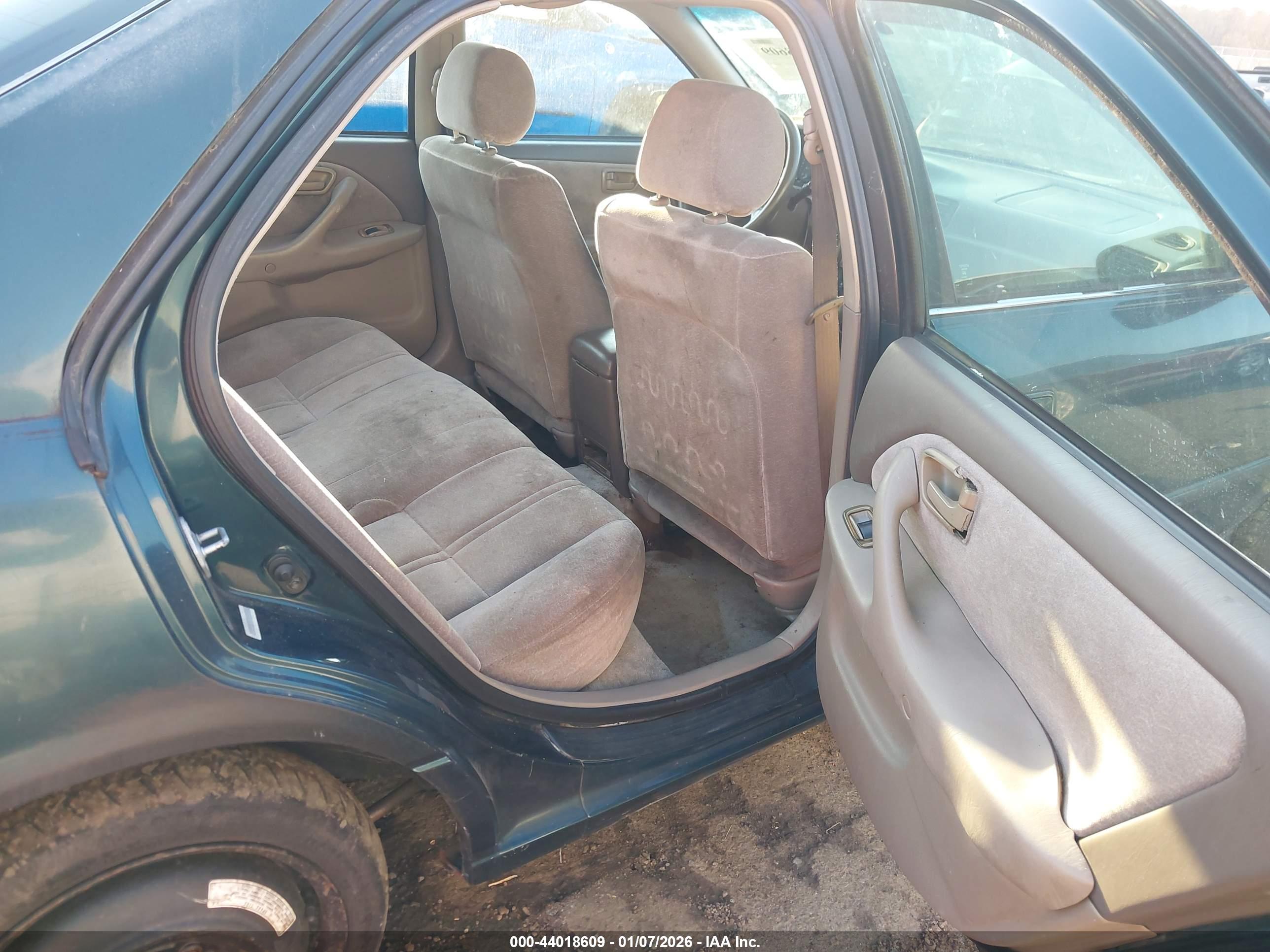 TOYOTA CAMRY image 8