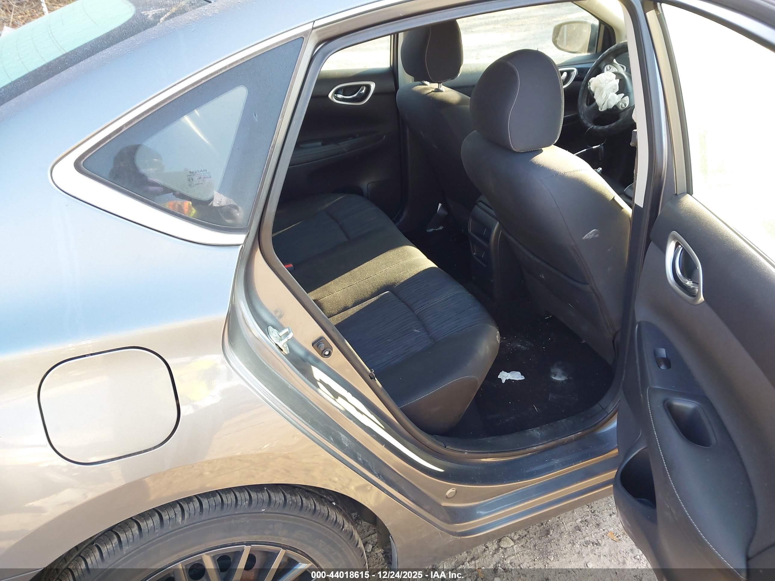 NISSAN SENTRA image 8